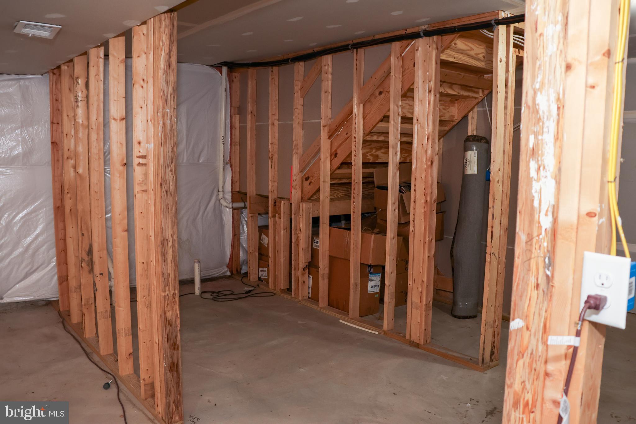 THE VILLAGE OF WASHINGTON TRAIL - Residential