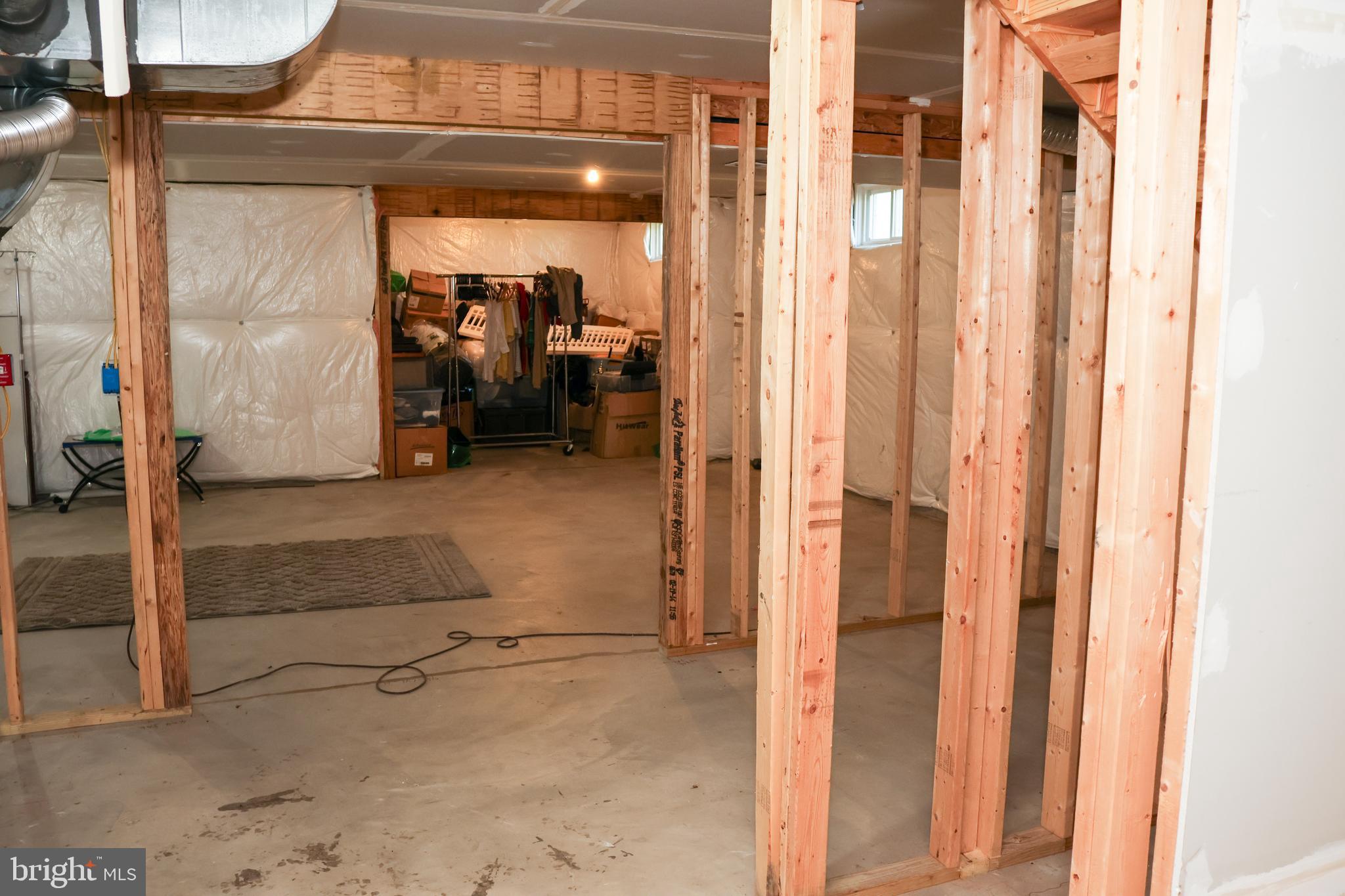 THE VILLAGE OF WASHINGTON TRAIL - Residential