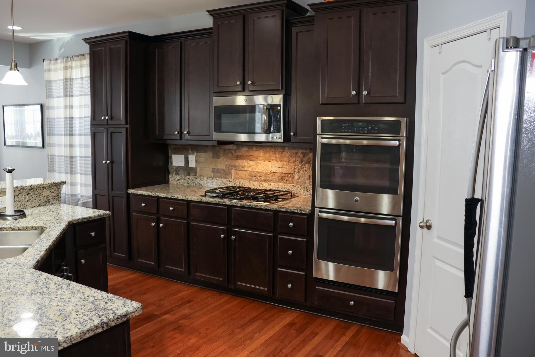 THE VILLAGE OF WASHINGTON TRAIL - Residential