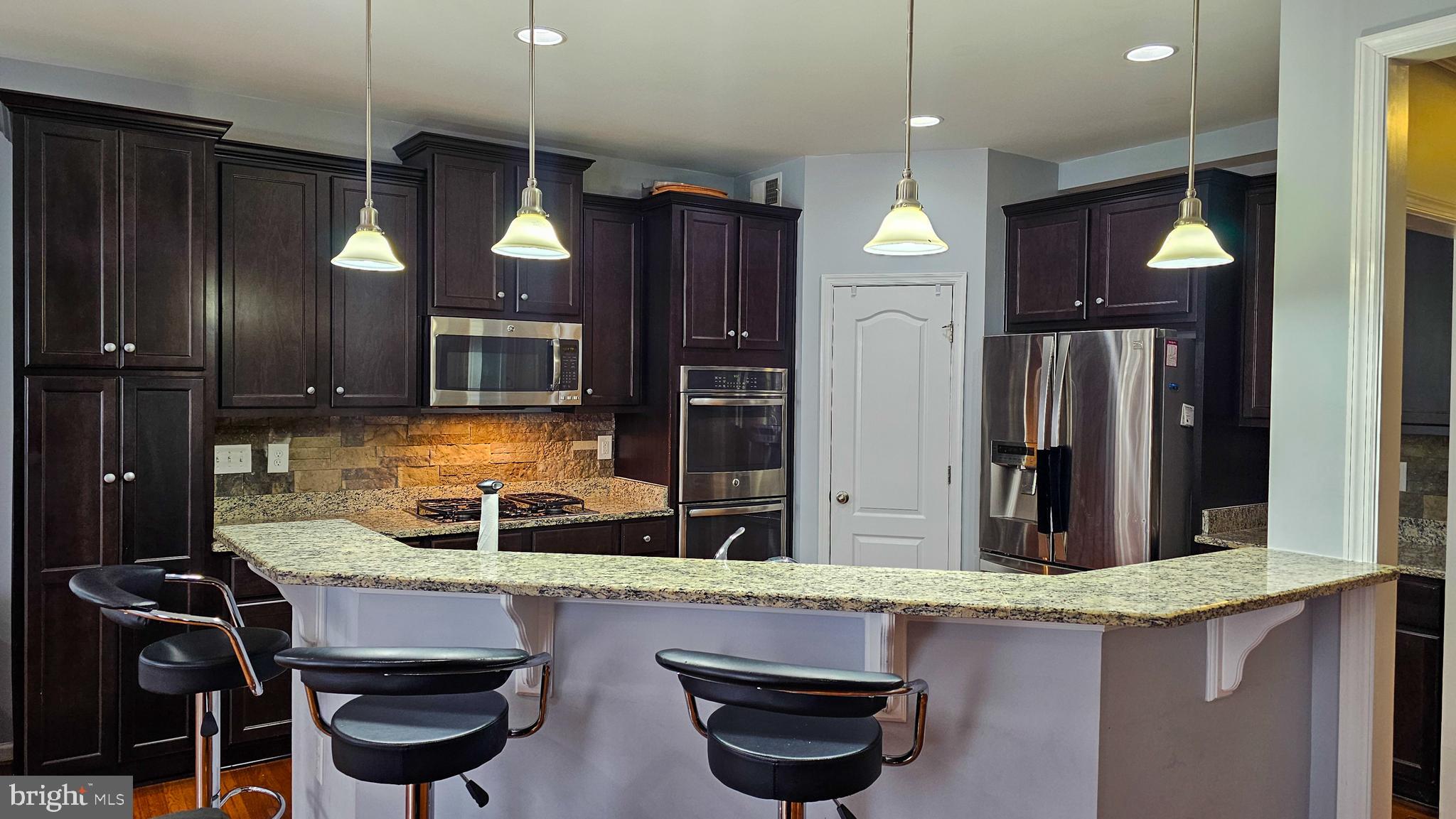 THE VILLAGE OF WASHINGTON TRAIL - Residential