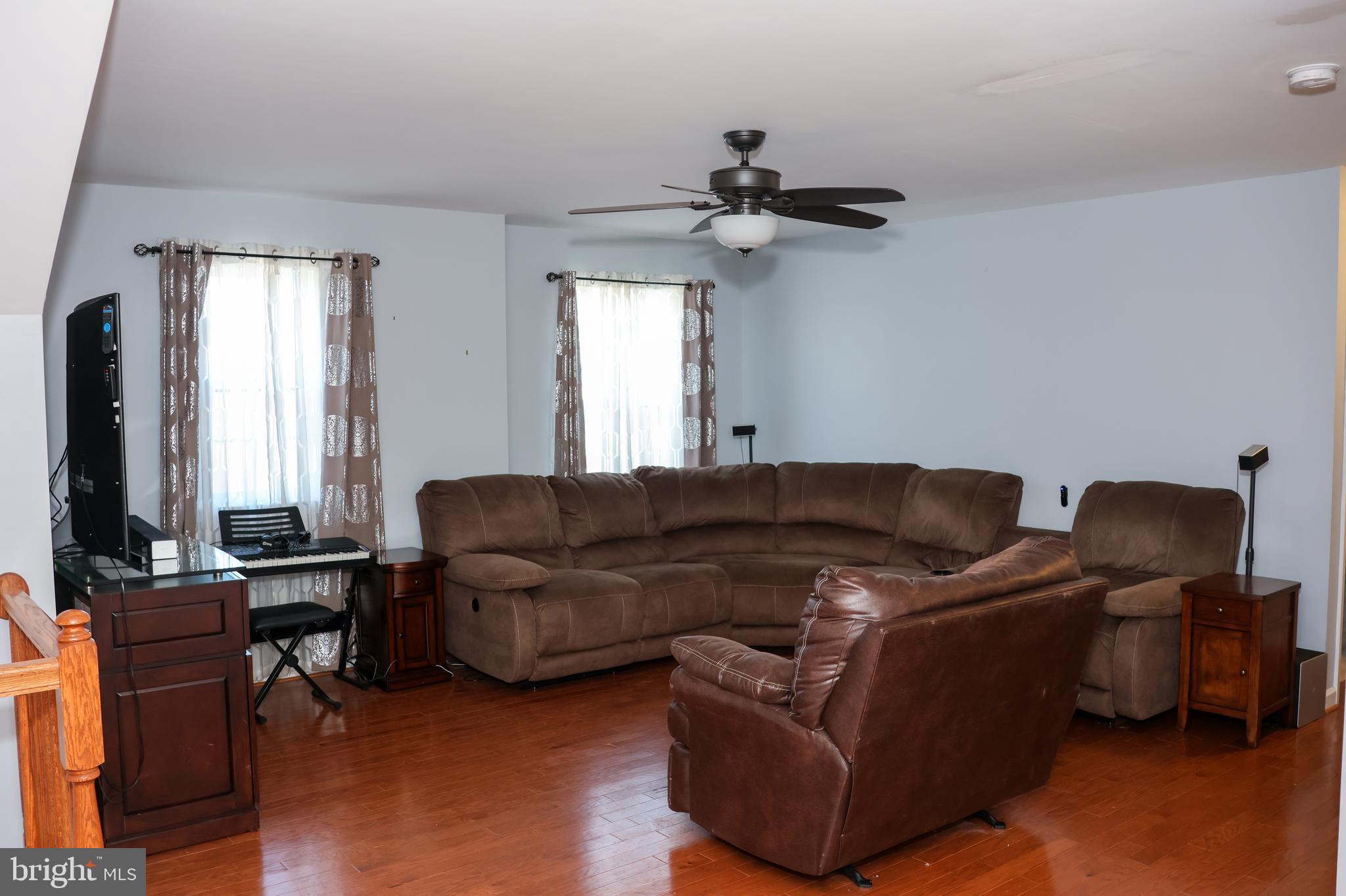 THE VILLAGE OF WASHINGTON TRAIL - Residential