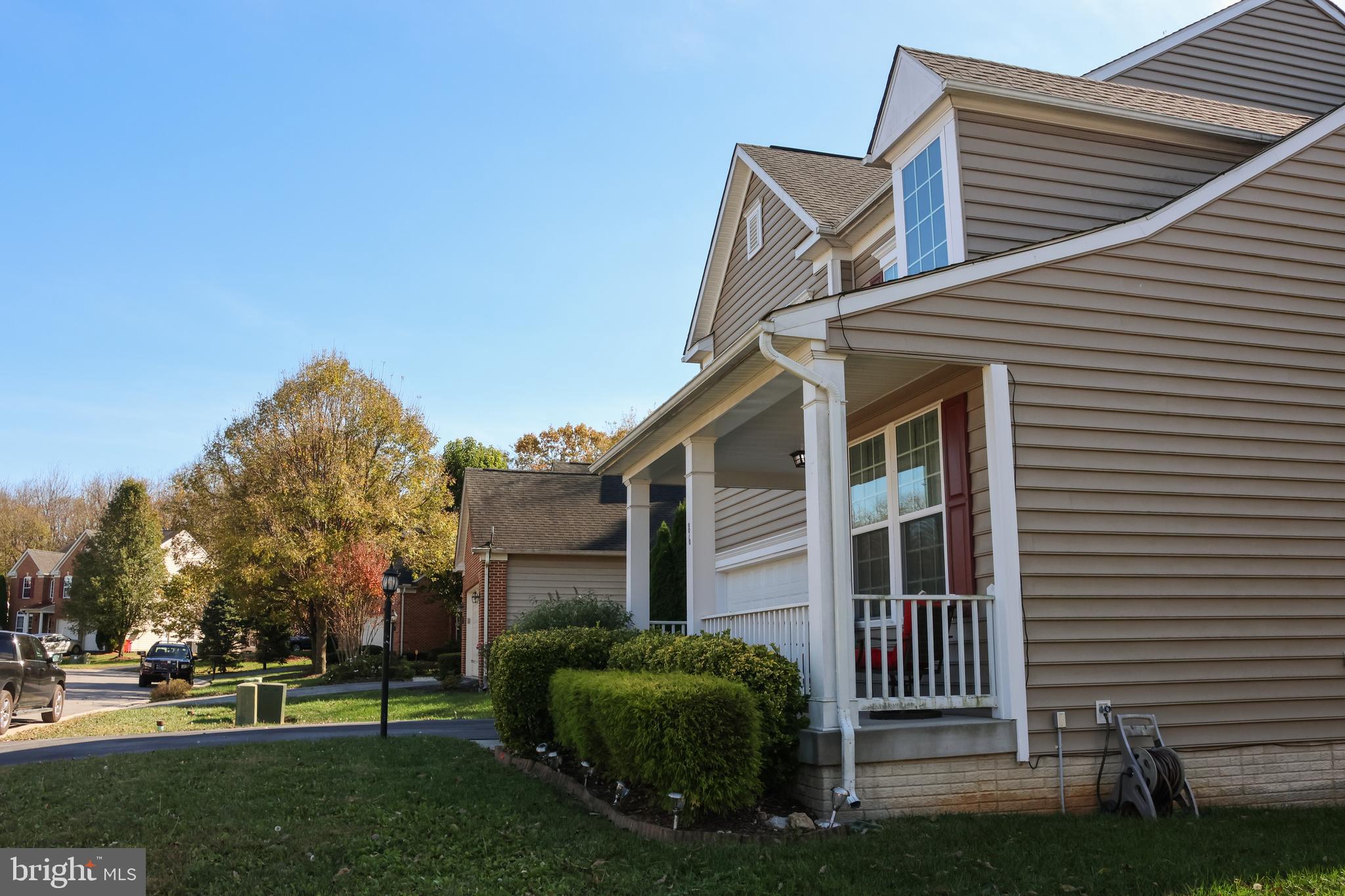 THE VILLAGE OF WASHINGTON TRAIL - Residential
