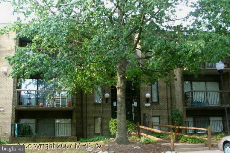 SUMMERTREE CONDO APTS - Residential Lease