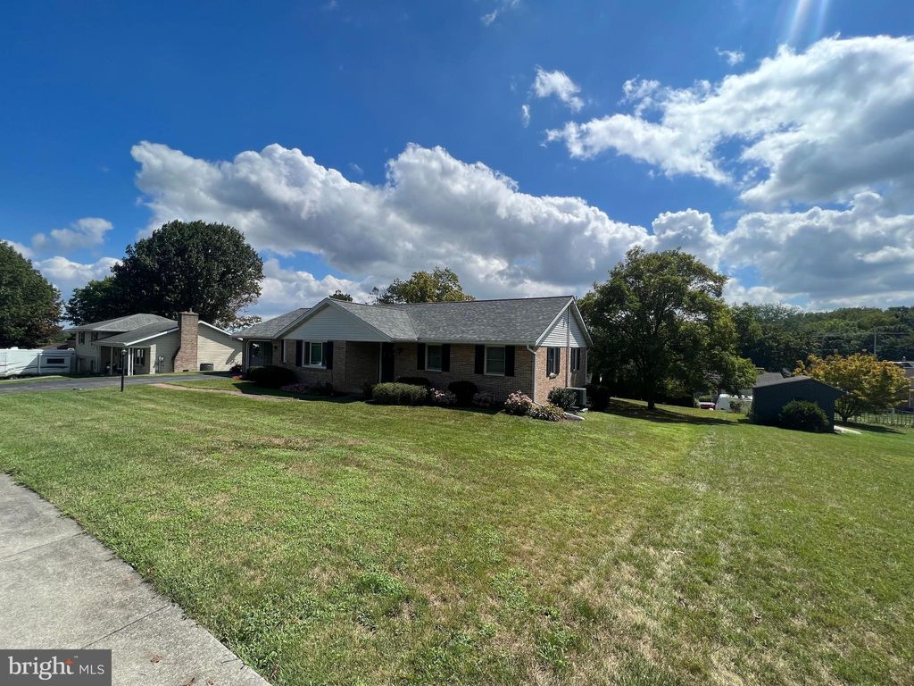Photo of 674 Lorraine Avenue, Manheim, PA 17545 (MLS # PALA2052908)