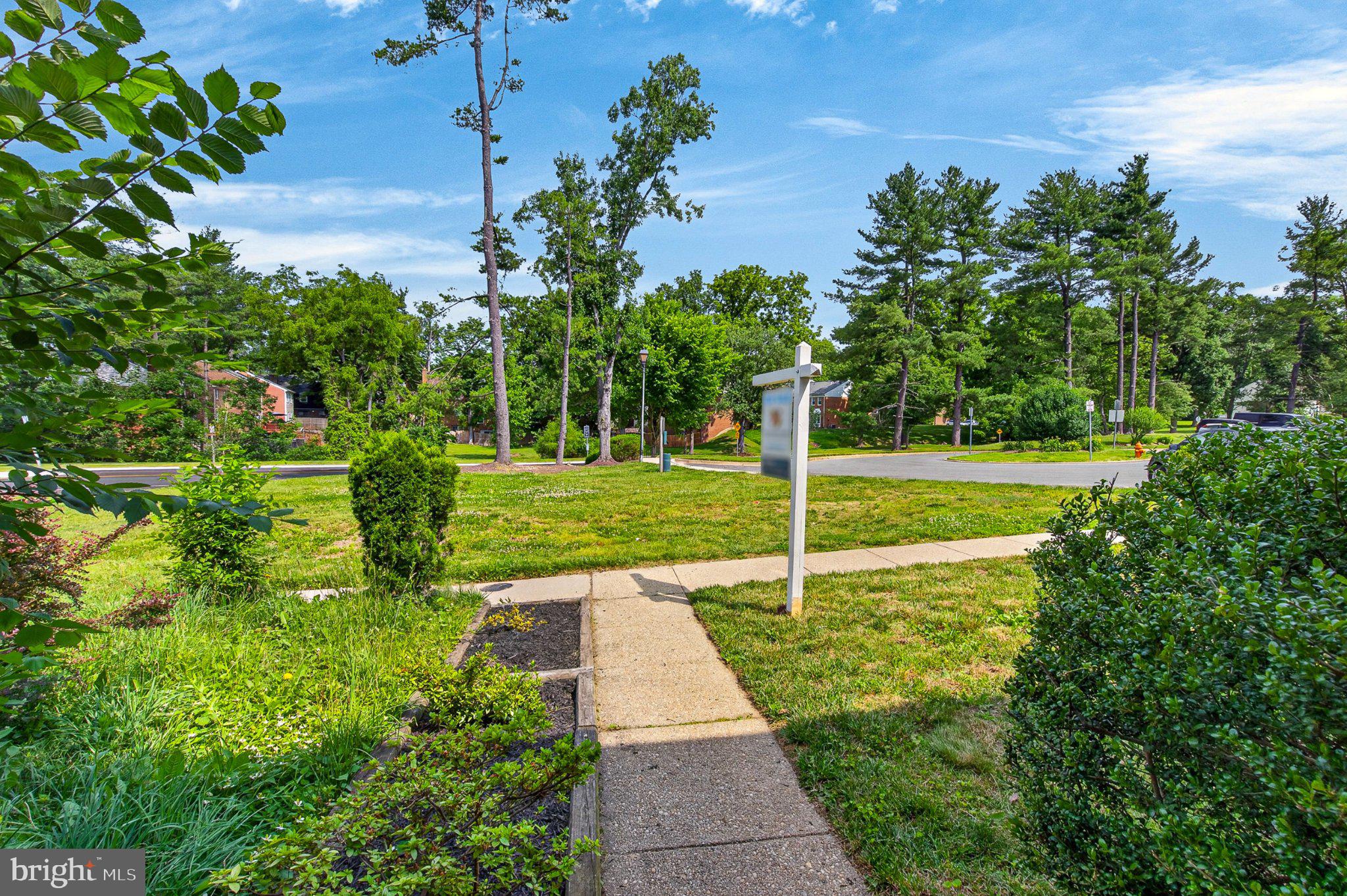 5704 YELLOWROSE COURT