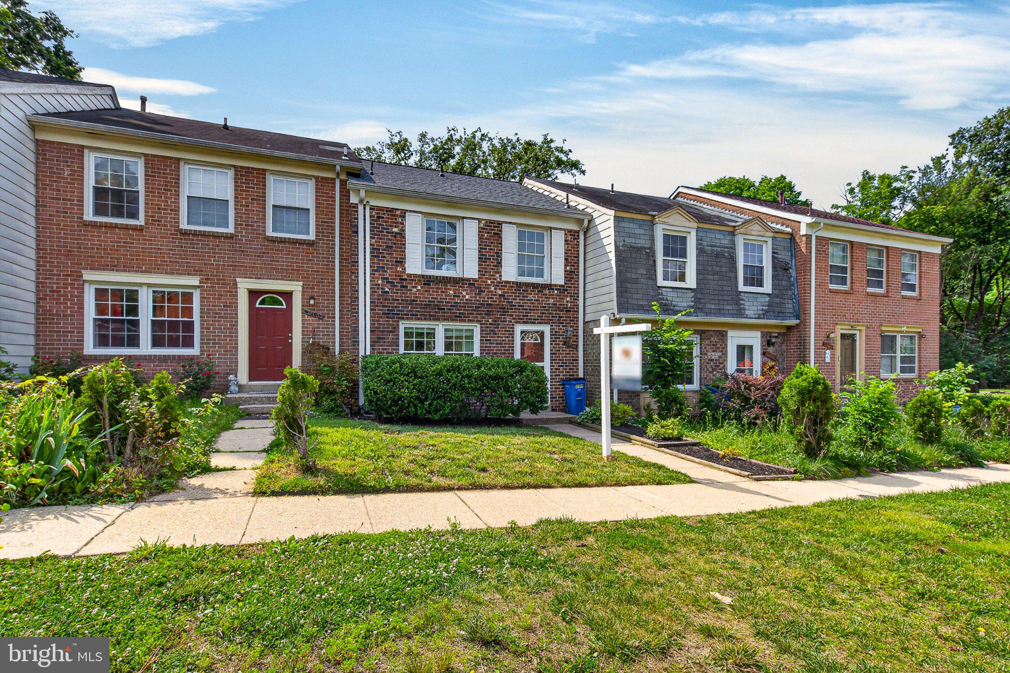 5704 YELLOWROSE COURT