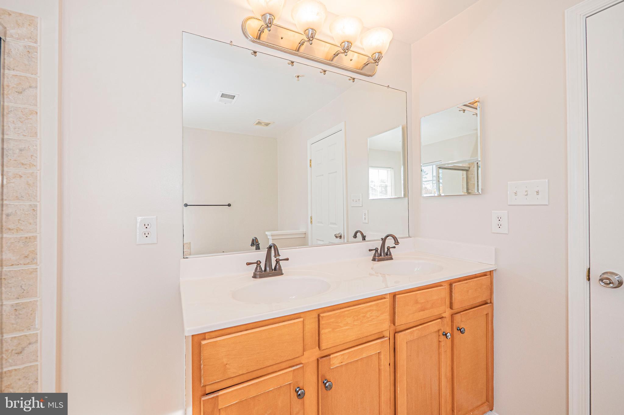 WESTBURY PUB - Residential