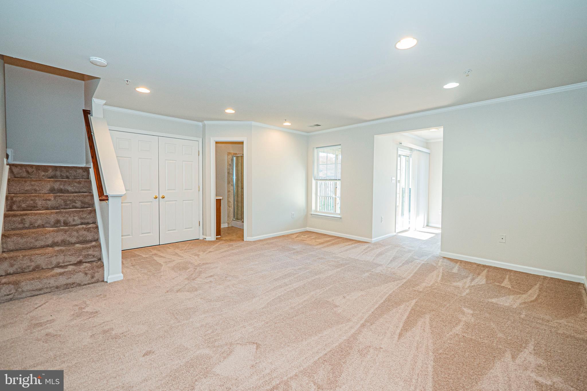 WESTBURY PUB - Residential