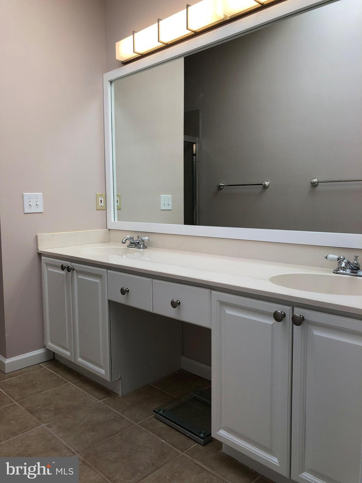 OAKENSHAW - Residential