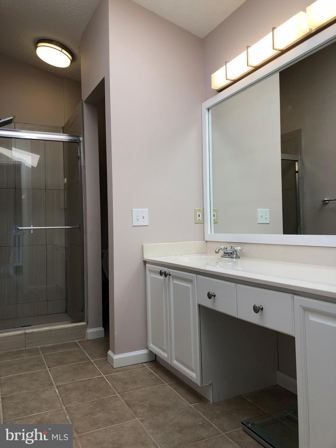 OAKENSHAW - Residential