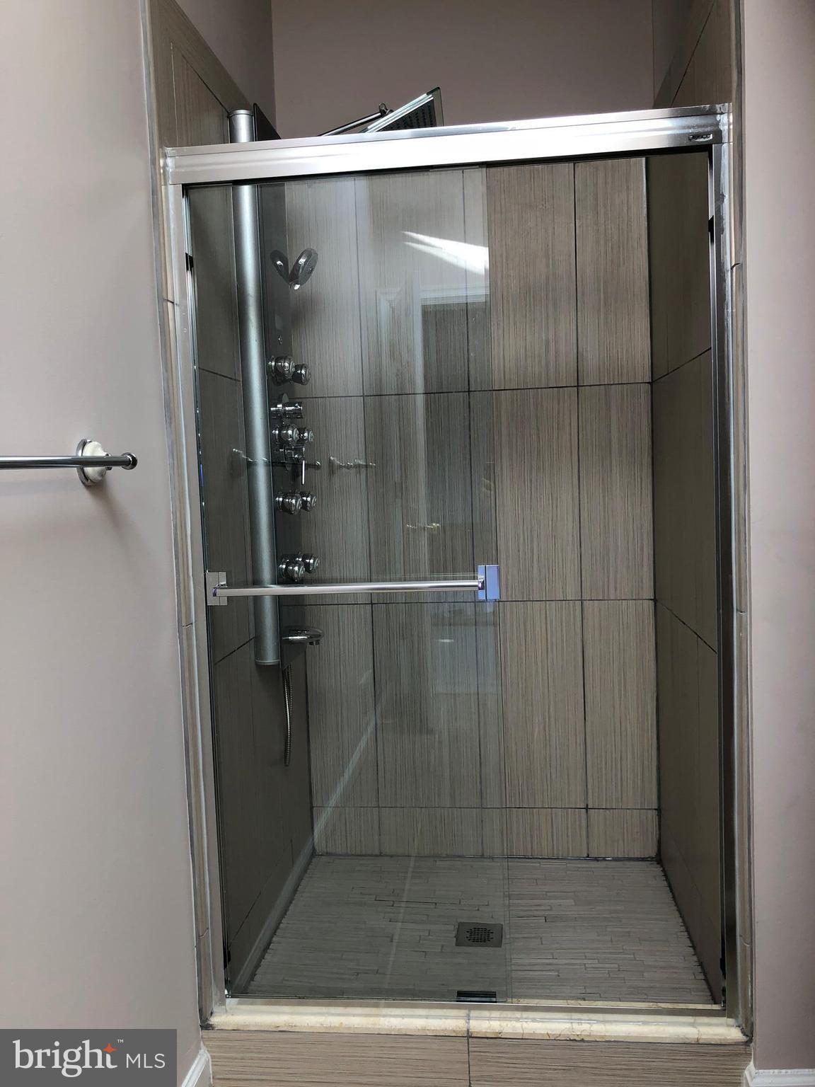 OAKENSHAW - Residential