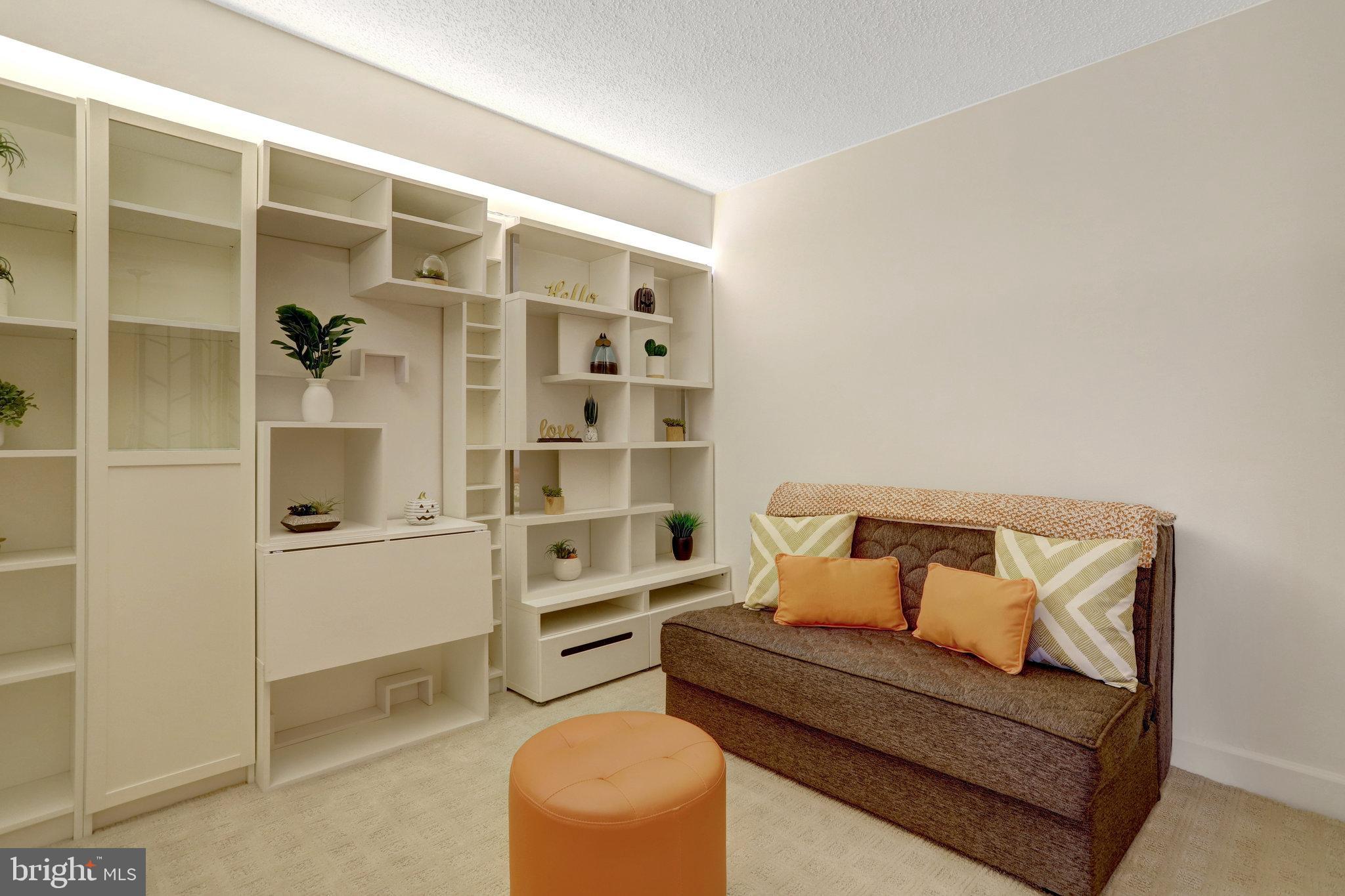 THE WILLIAMSBURG - Residential