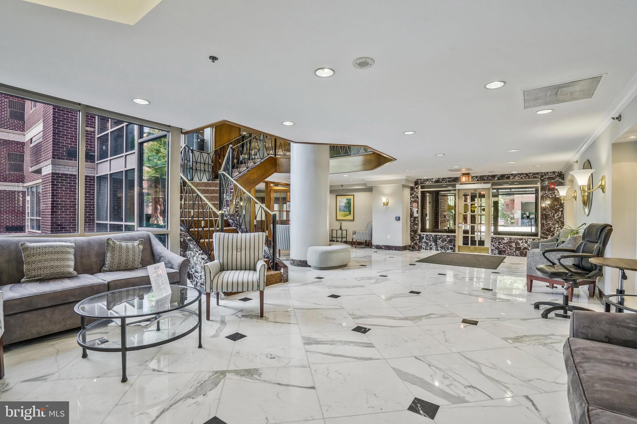 THE WILLIAMSBURG - Residential