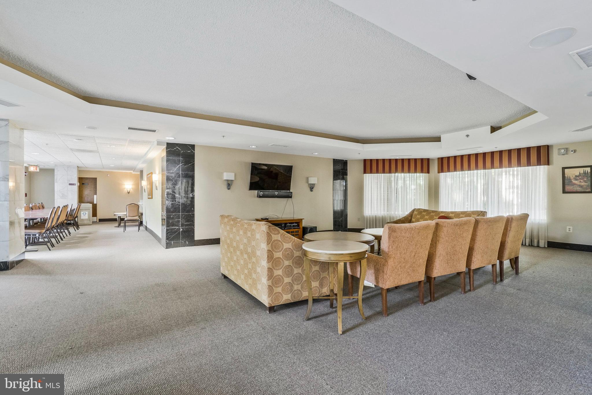 THE WILLIAMSBURG - Residential