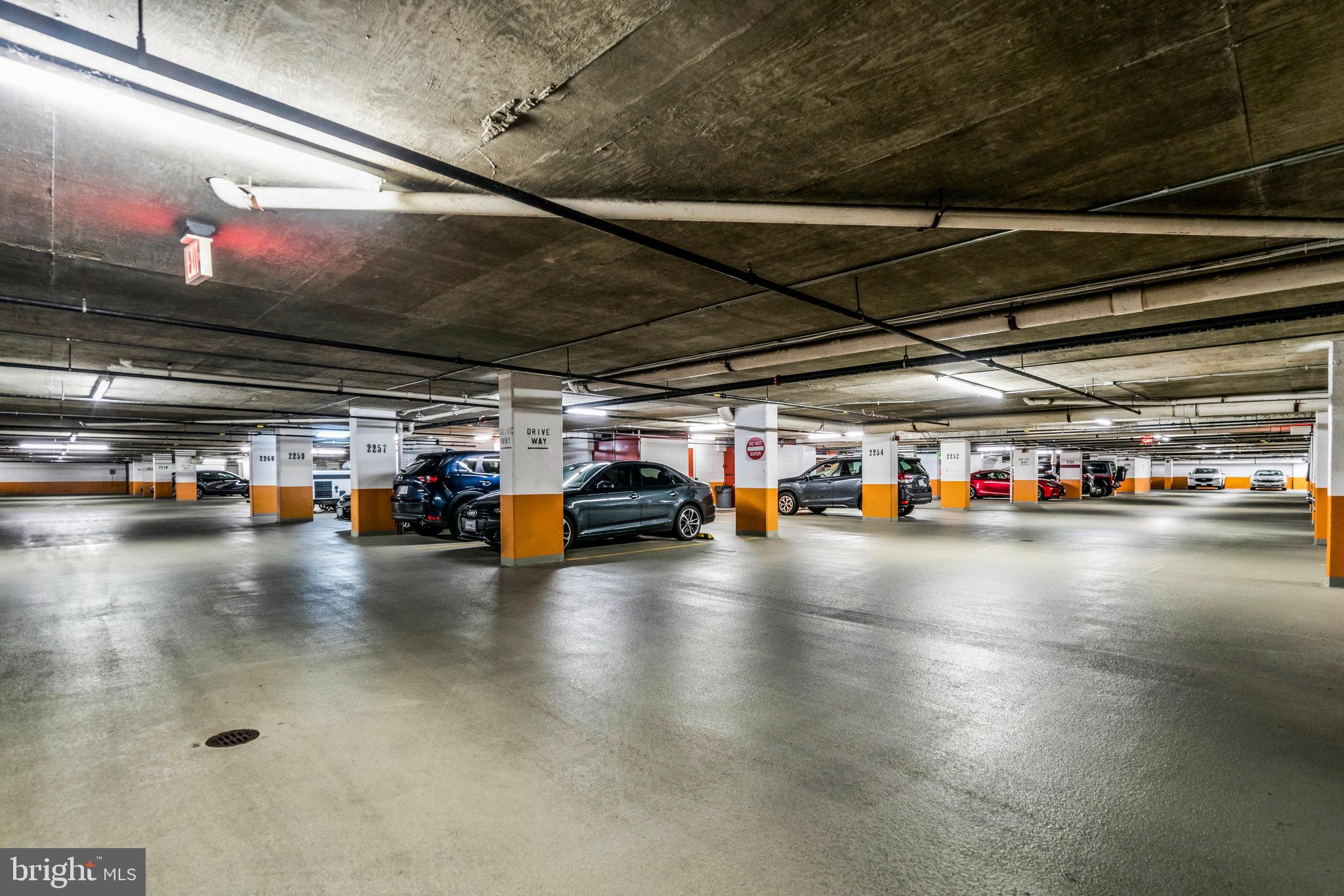 THE WILLIAMSBURG - Residential