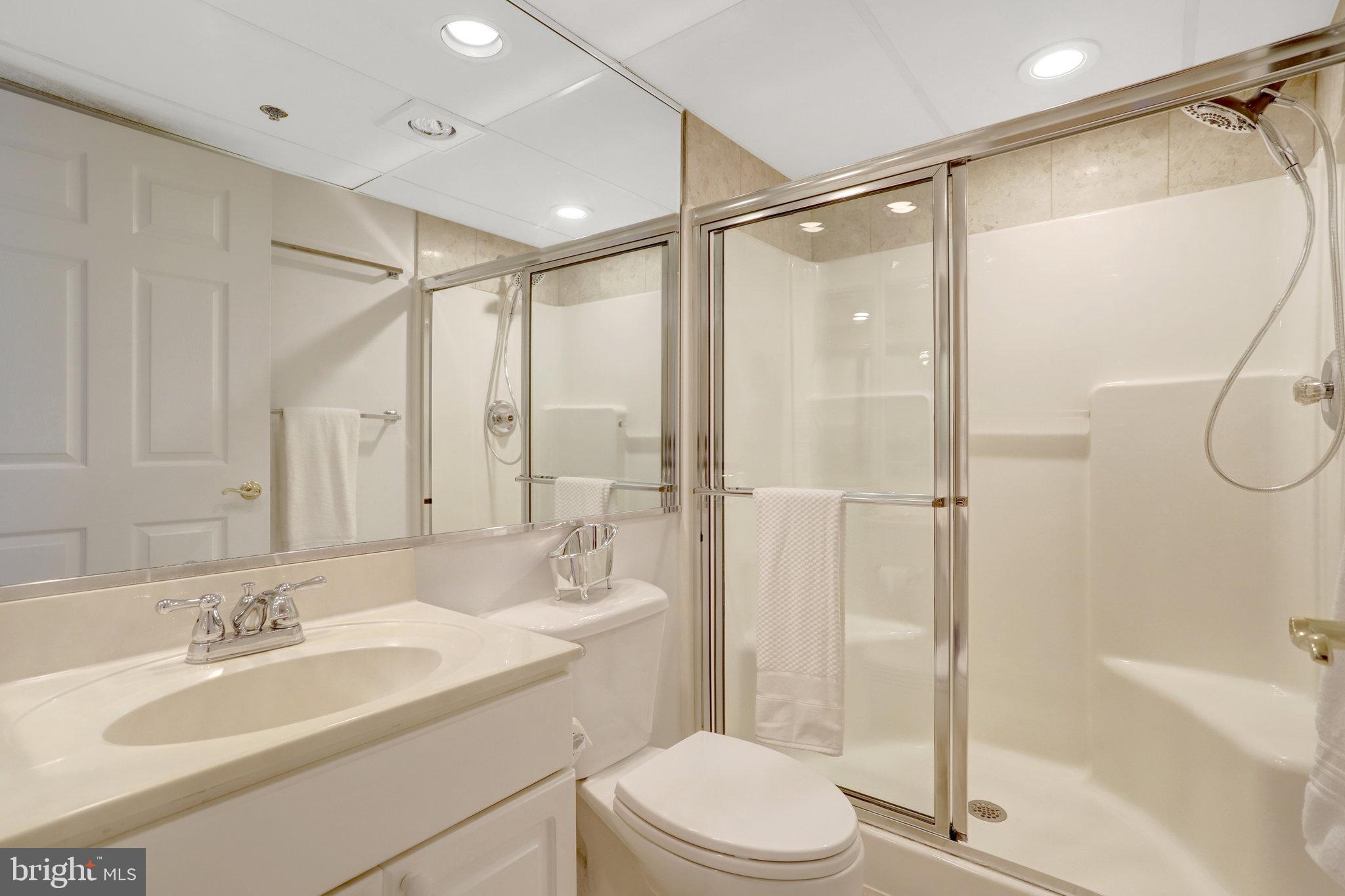 THE WILLIAMSBURG - Residential