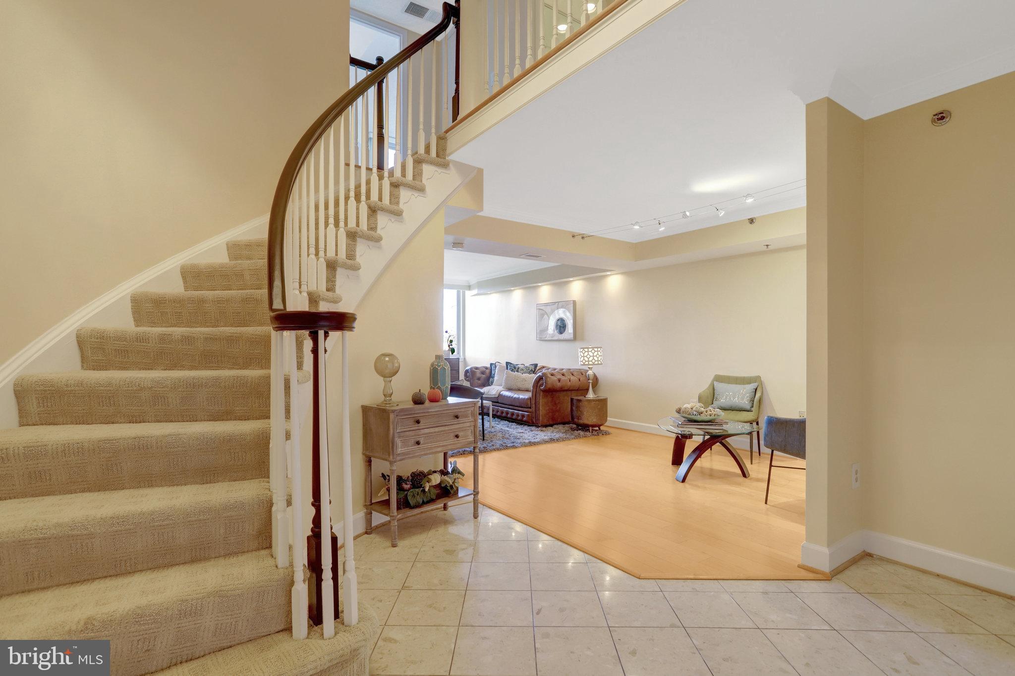 THE WILLIAMSBURG - Residential