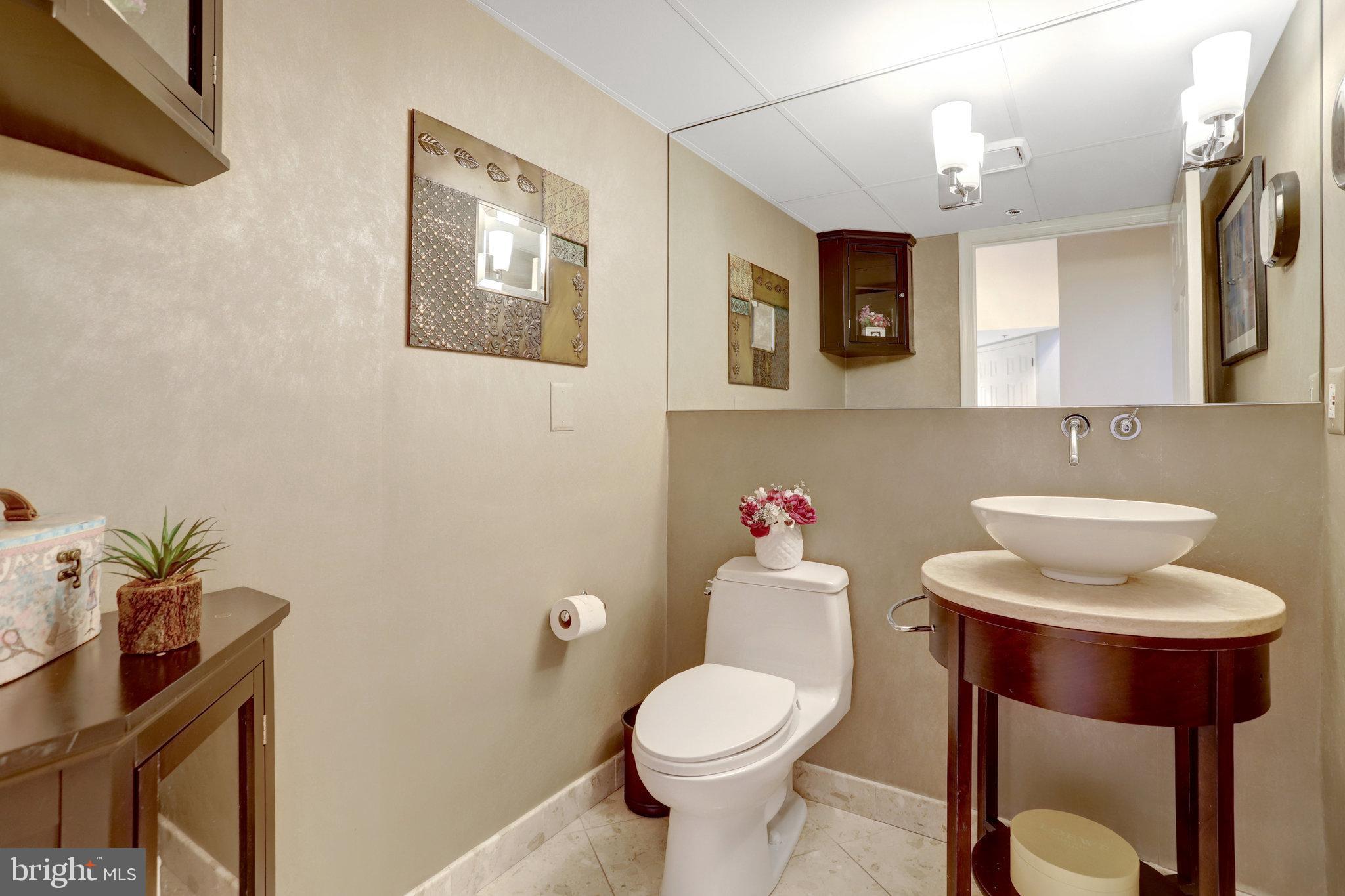 THE WILLIAMSBURG - Residential