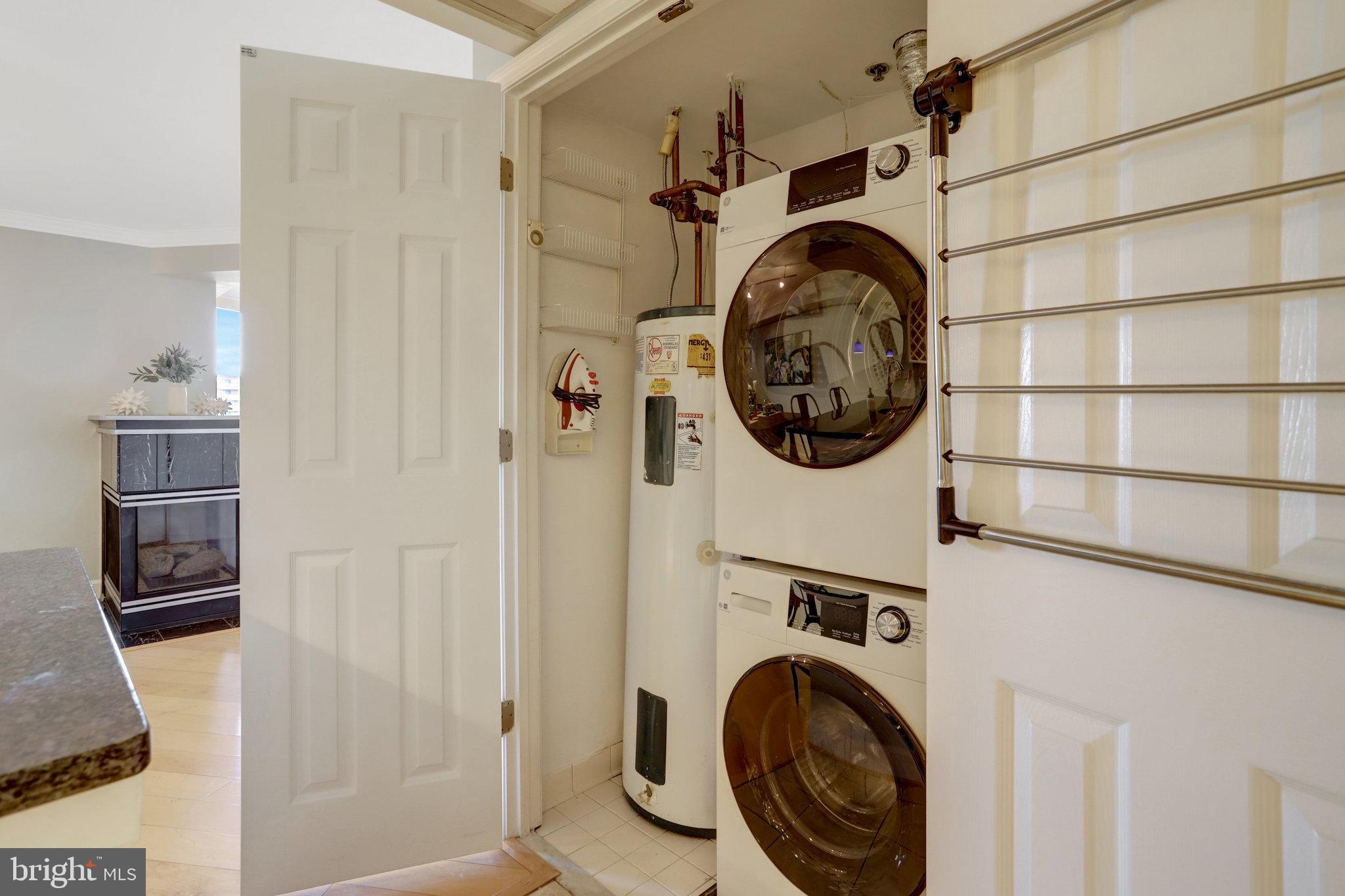 THE WILLIAMSBURG - Residential