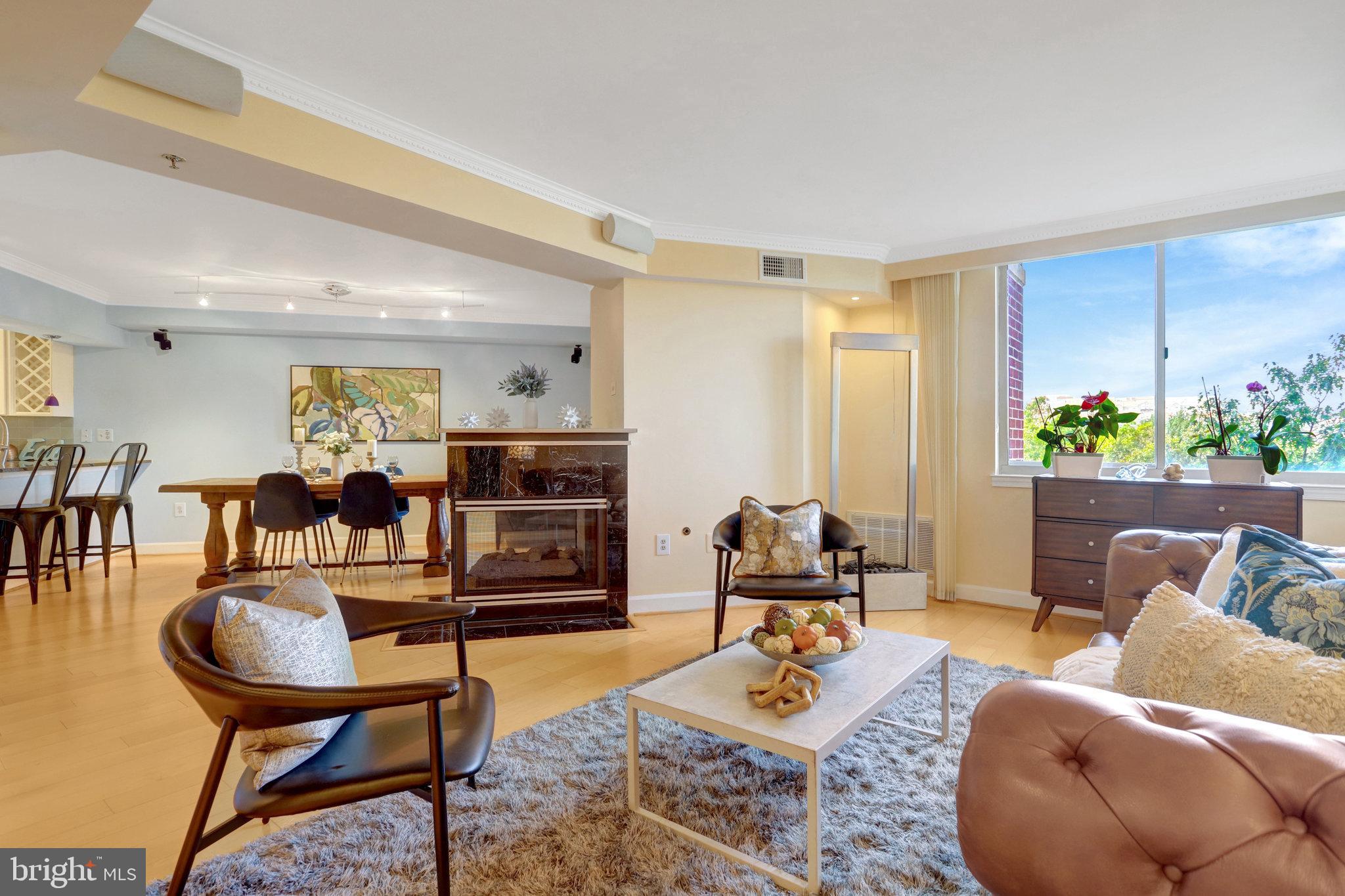 THE WILLIAMSBURG - Residential