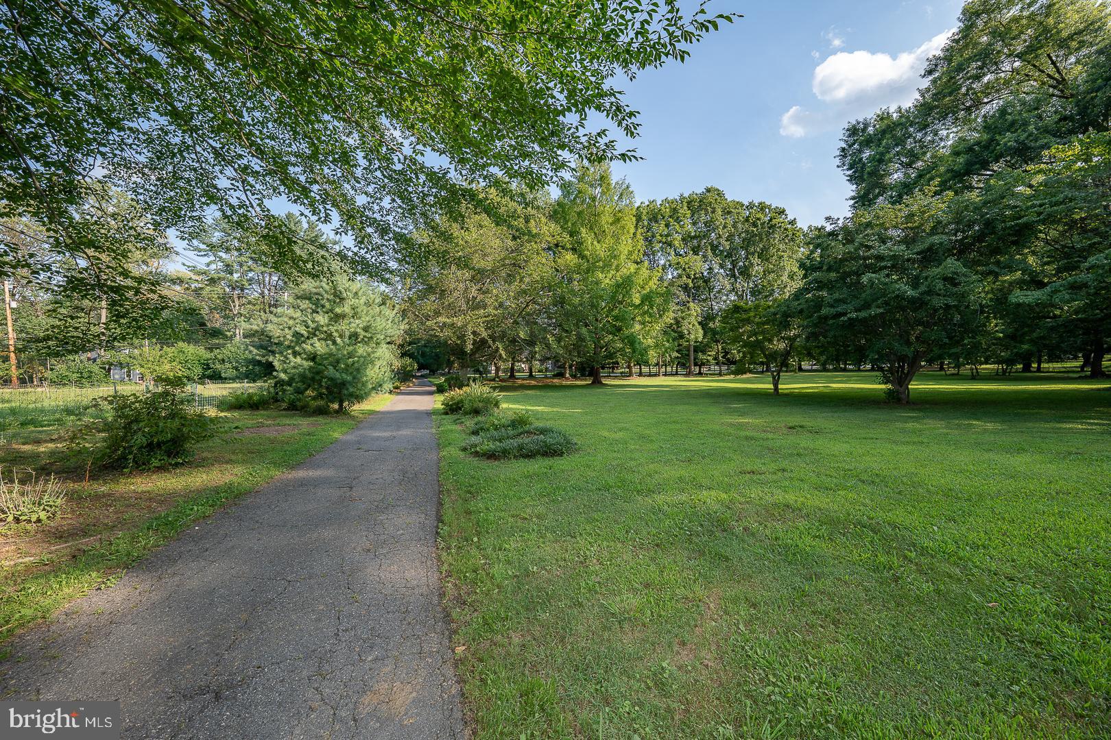 1285 GRADYVILLE ROAD