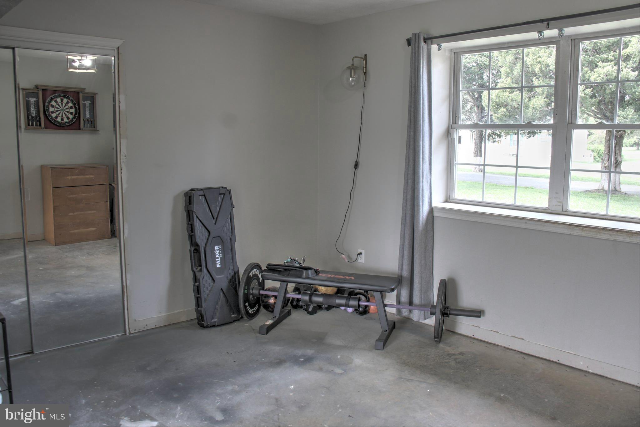 LONGVIEW BEACH - Residential