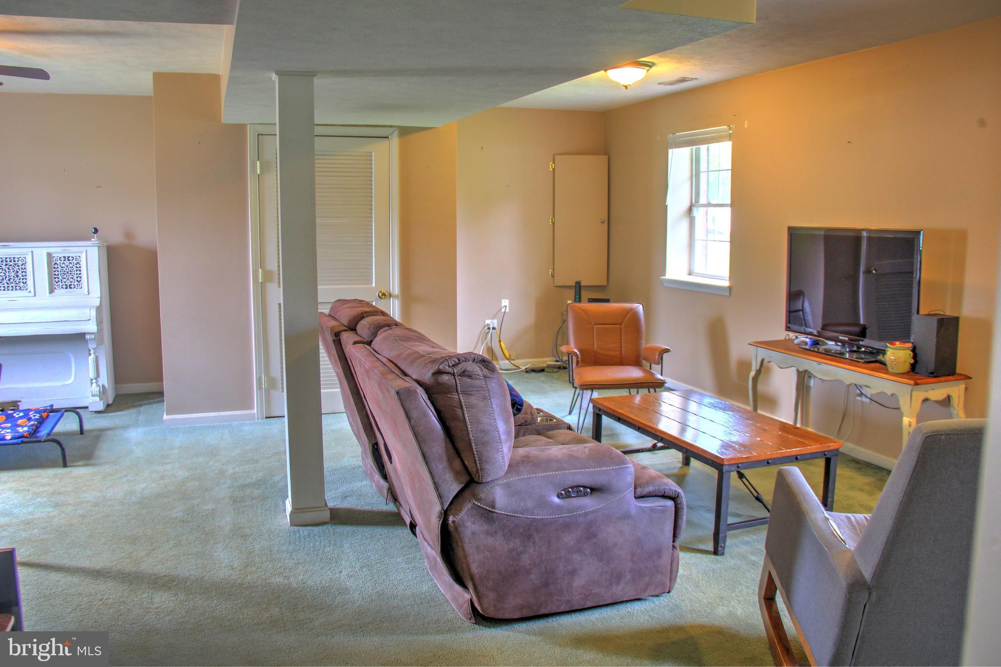 LONGVIEW BEACH - Residential