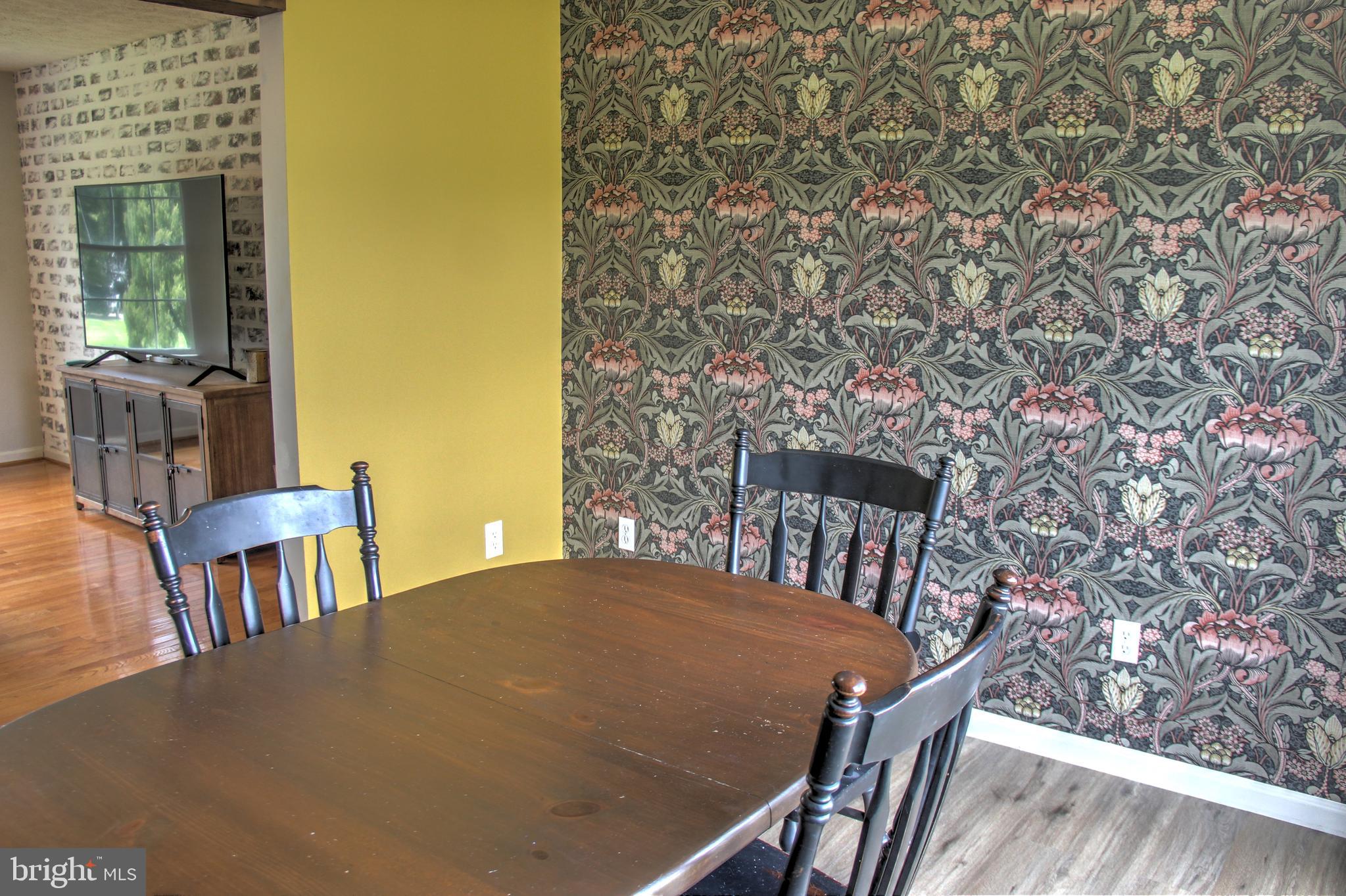 LONGVIEW BEACH - Residential