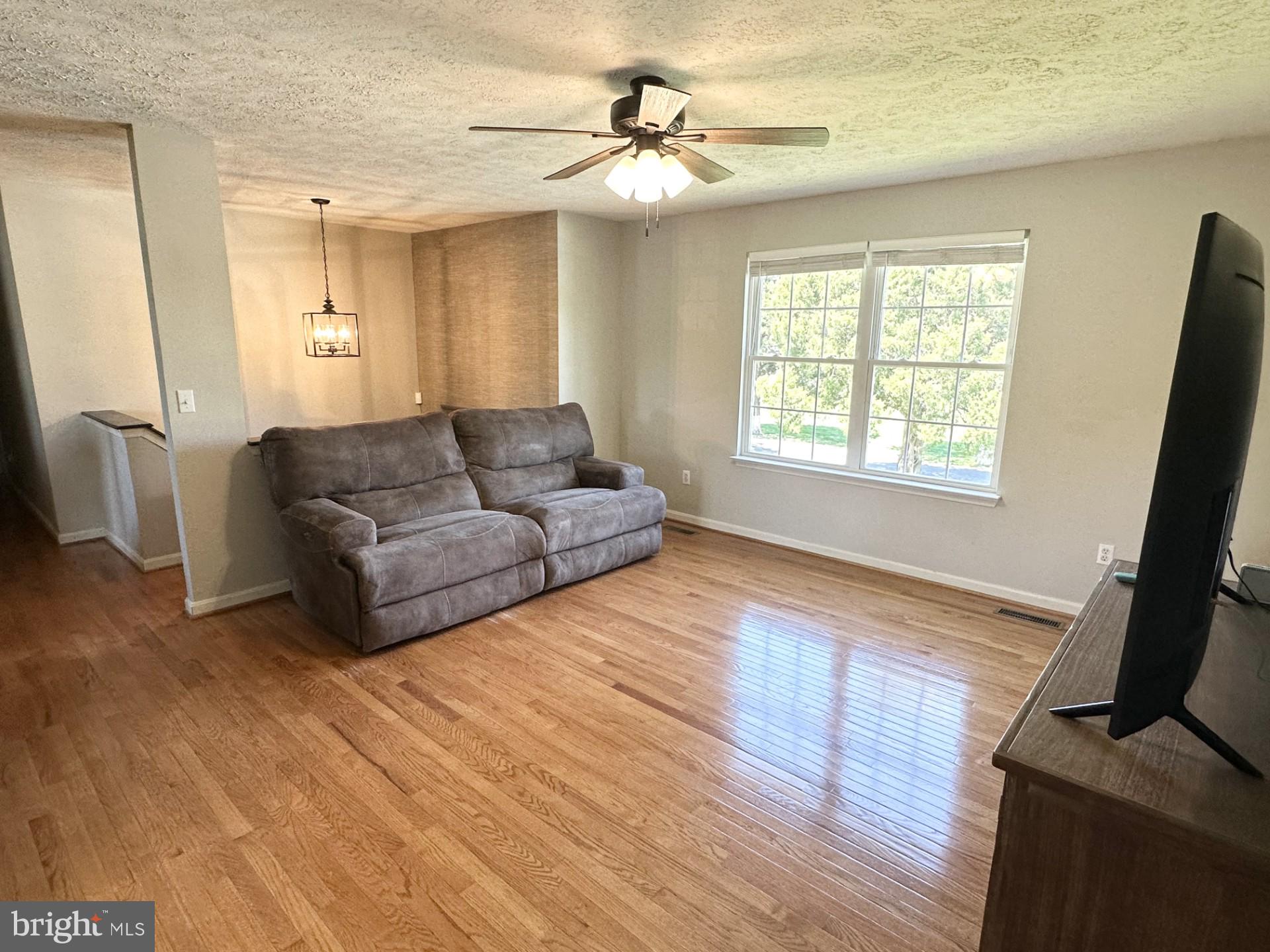 LONGVIEW BEACH - Residential