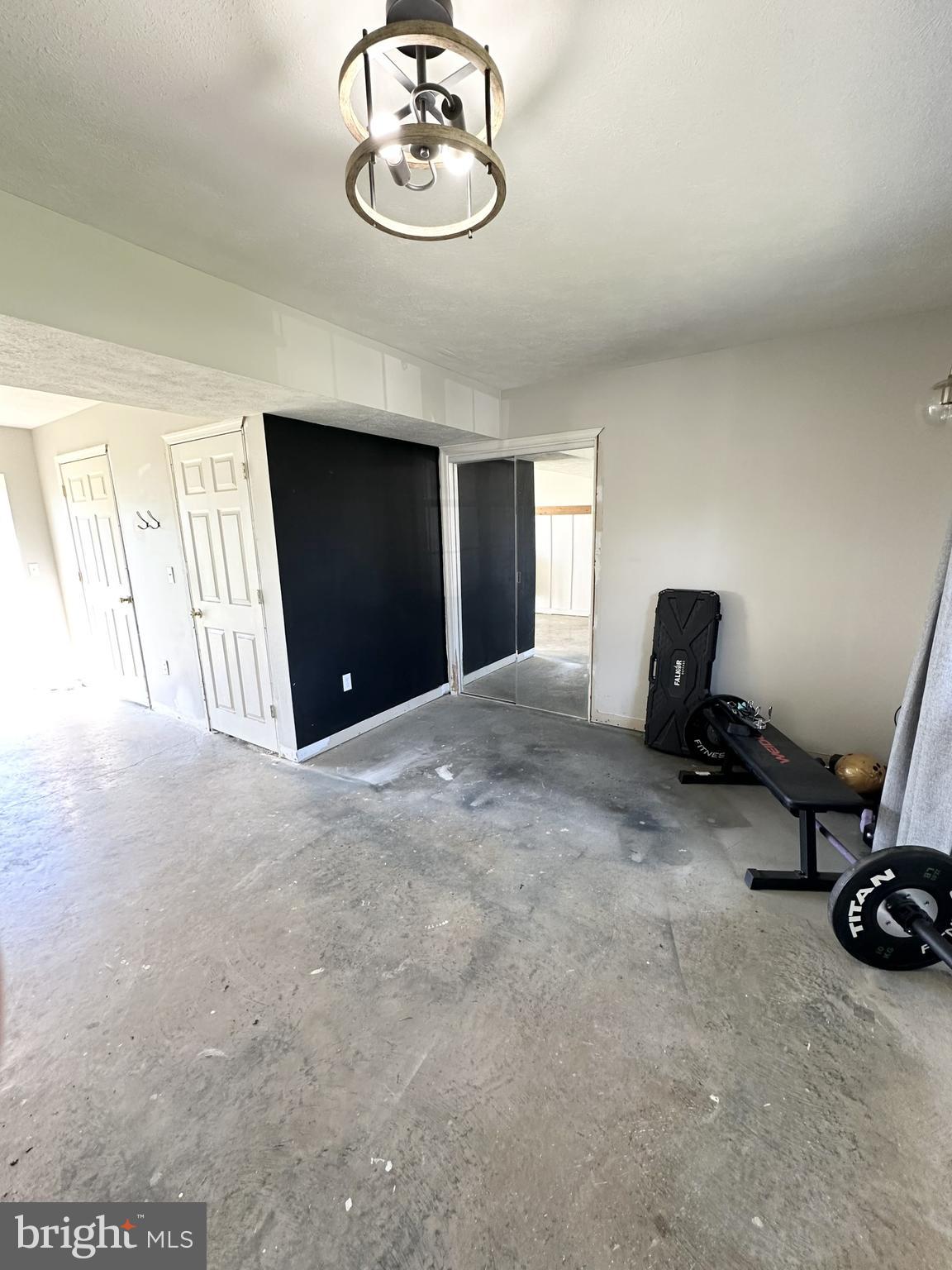 LONGVIEW BEACH - Residential