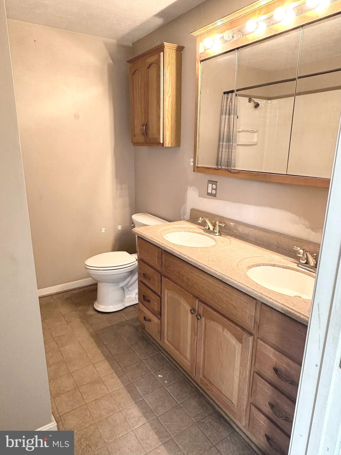 LONGVIEW BEACH - Residential