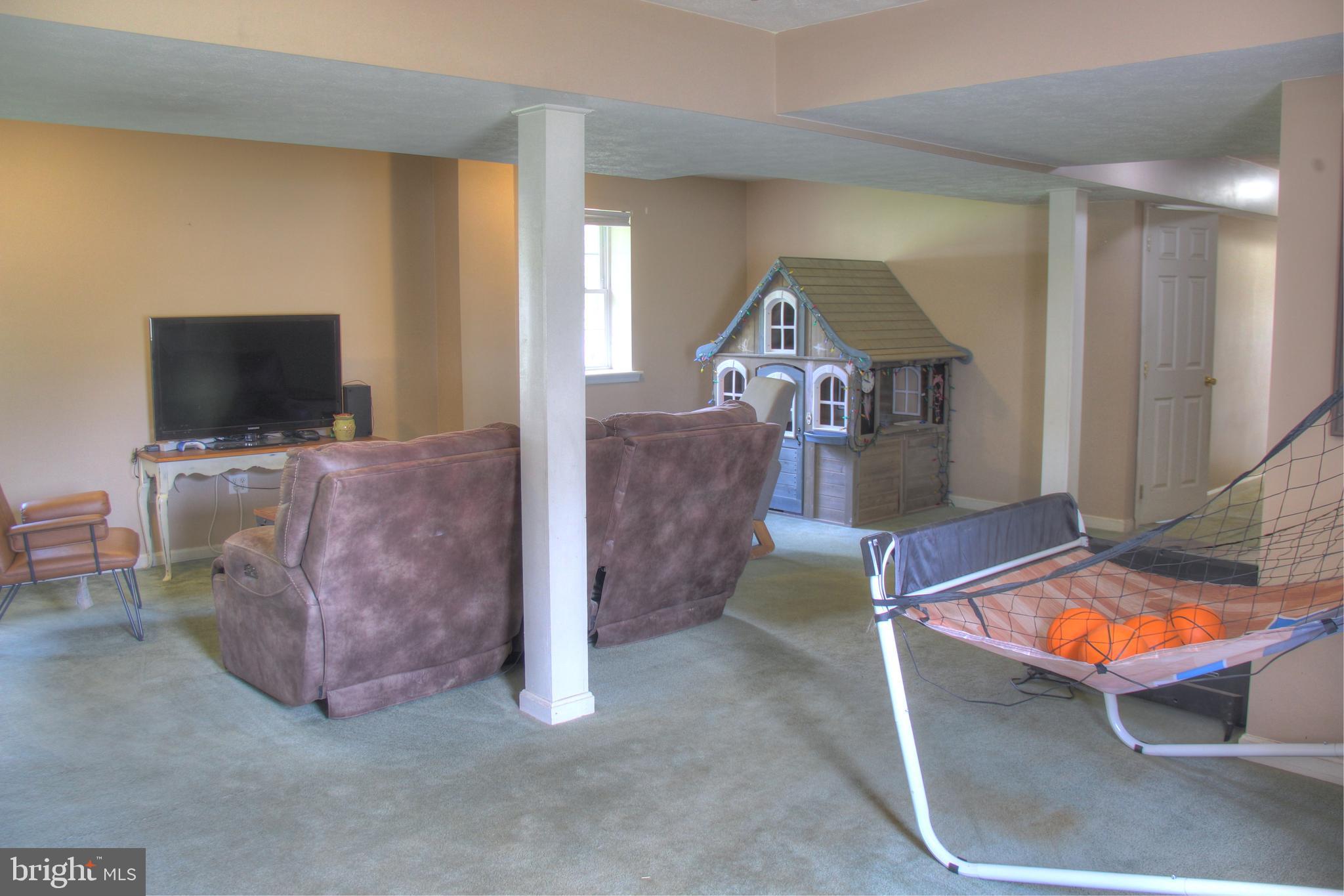 LONGVIEW BEACH - Residential