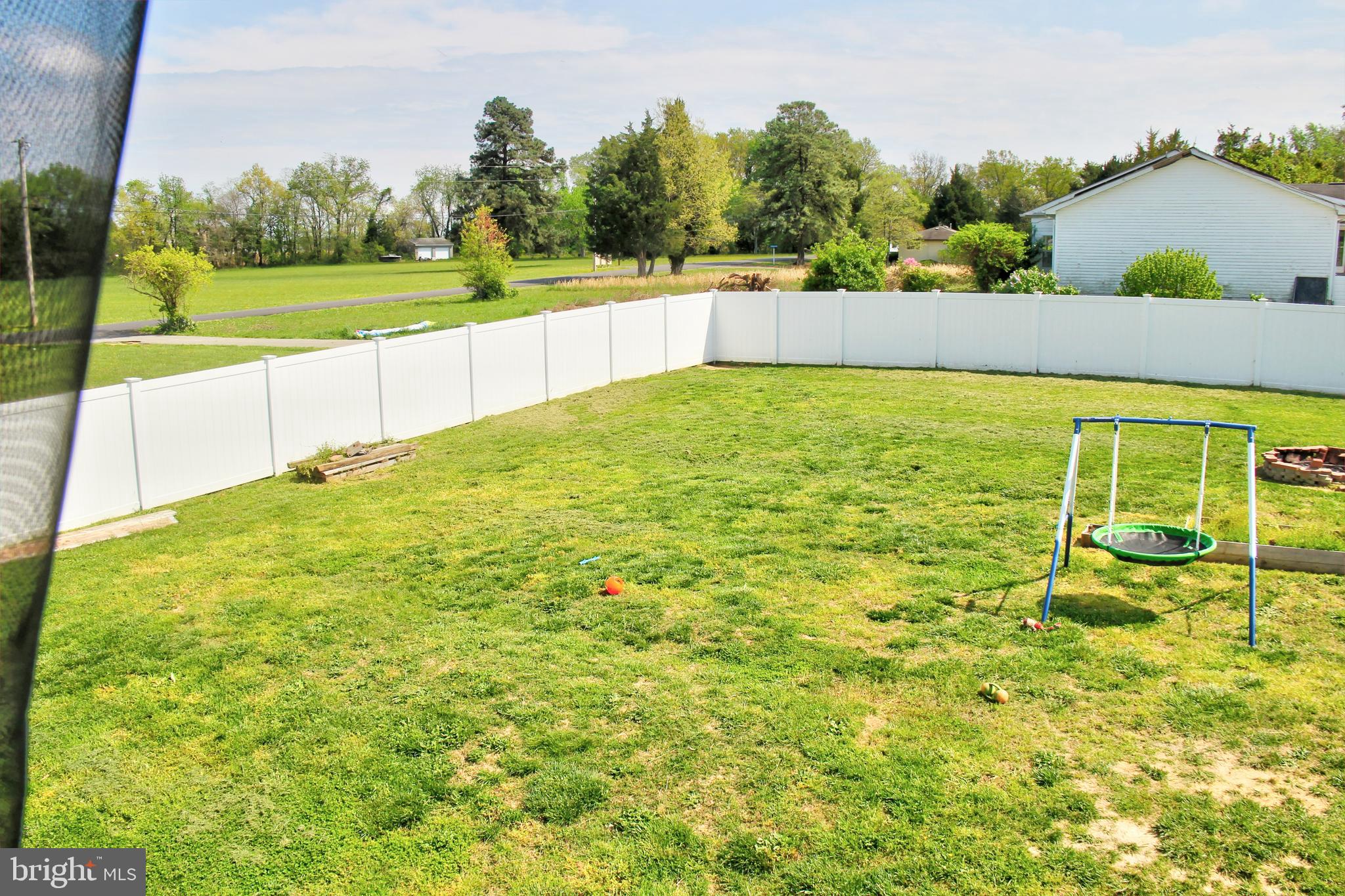 LONGVIEW BEACH - Residential