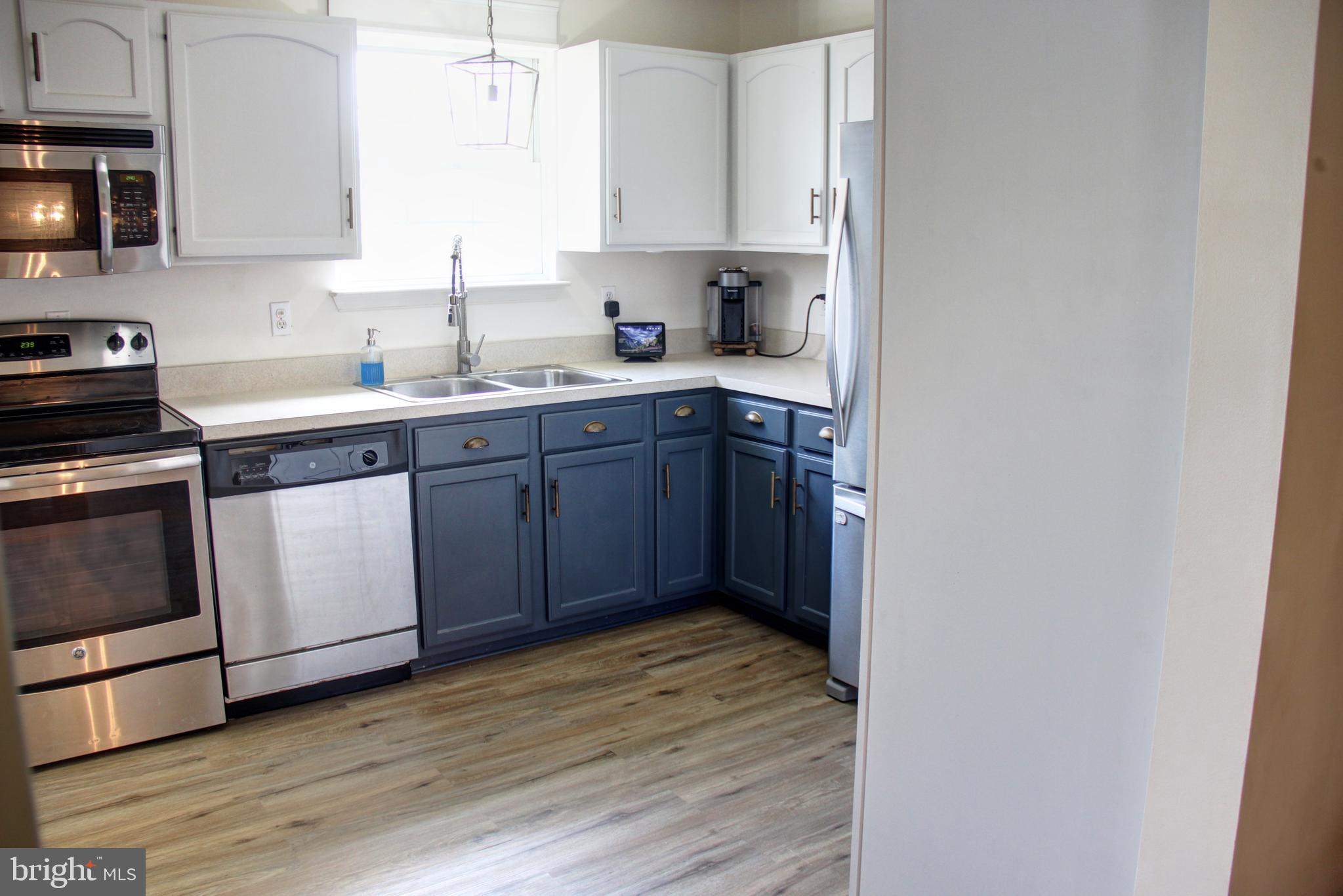 LONGVIEW BEACH - Residential