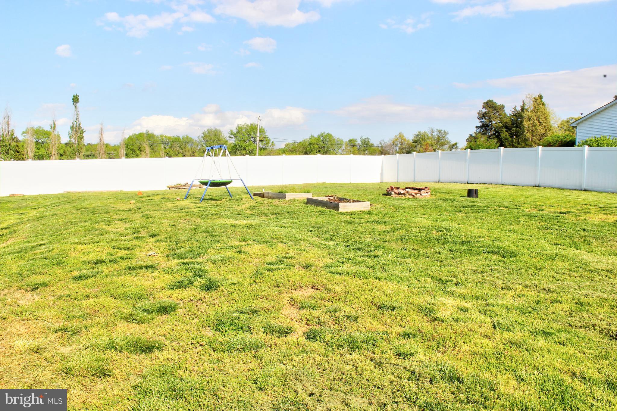 LONGVIEW BEACH - Residential