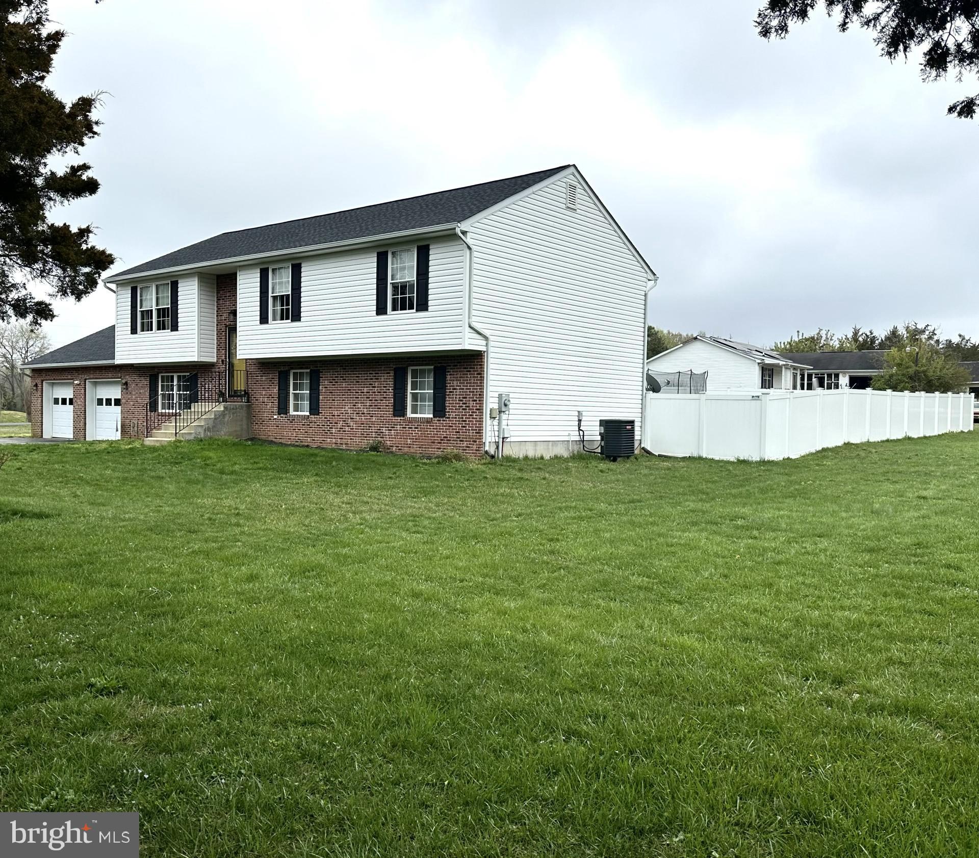 LONGVIEW BEACH - Residential