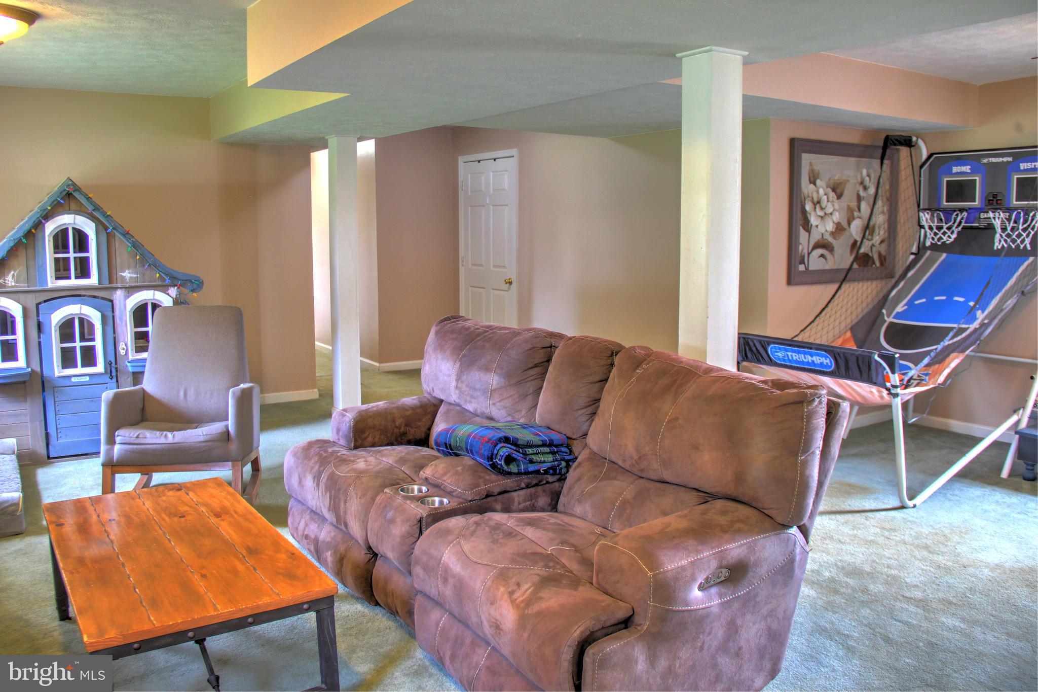 LONGVIEW BEACH - Residential