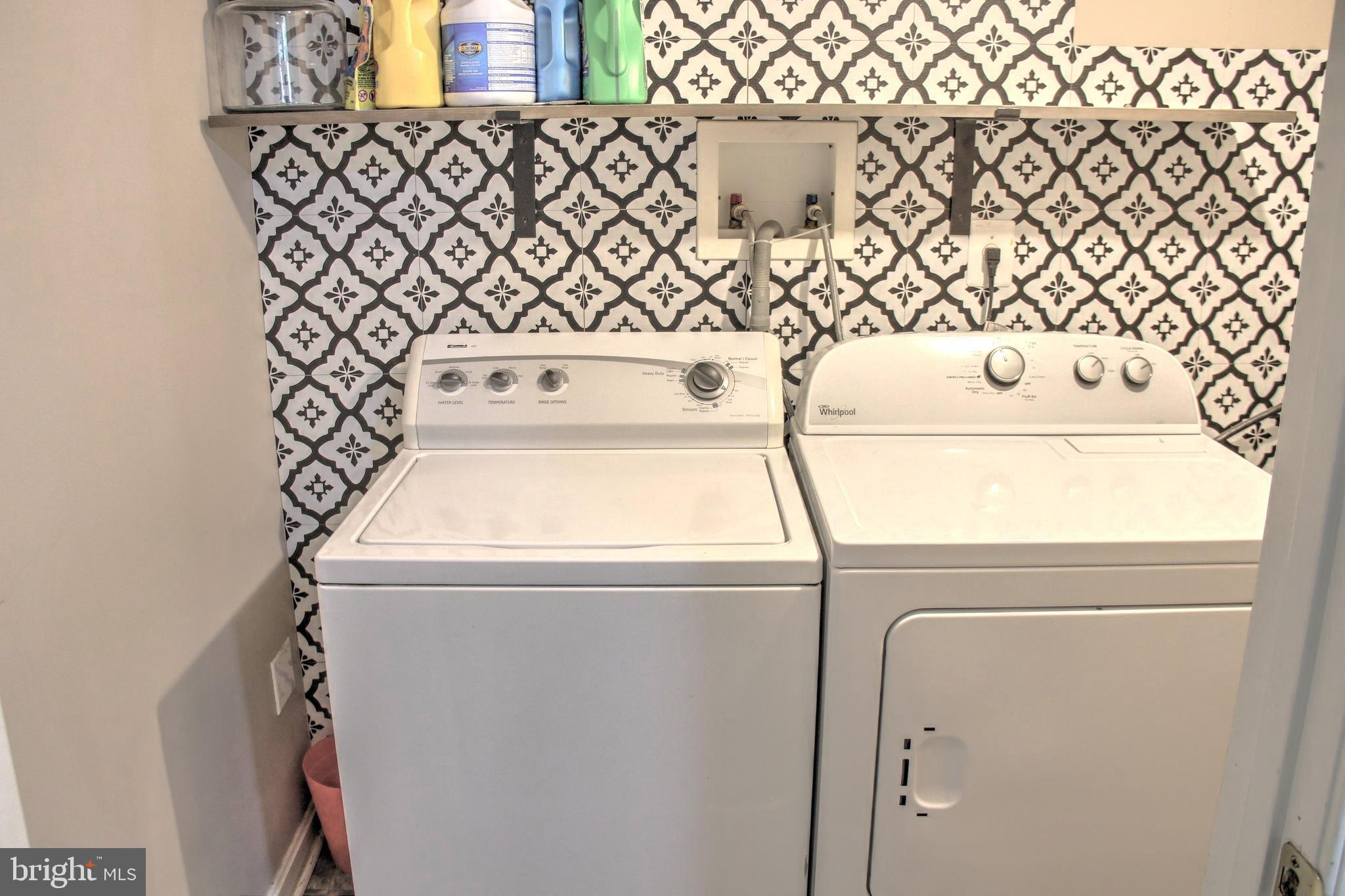 LONGVIEW BEACH - Residential