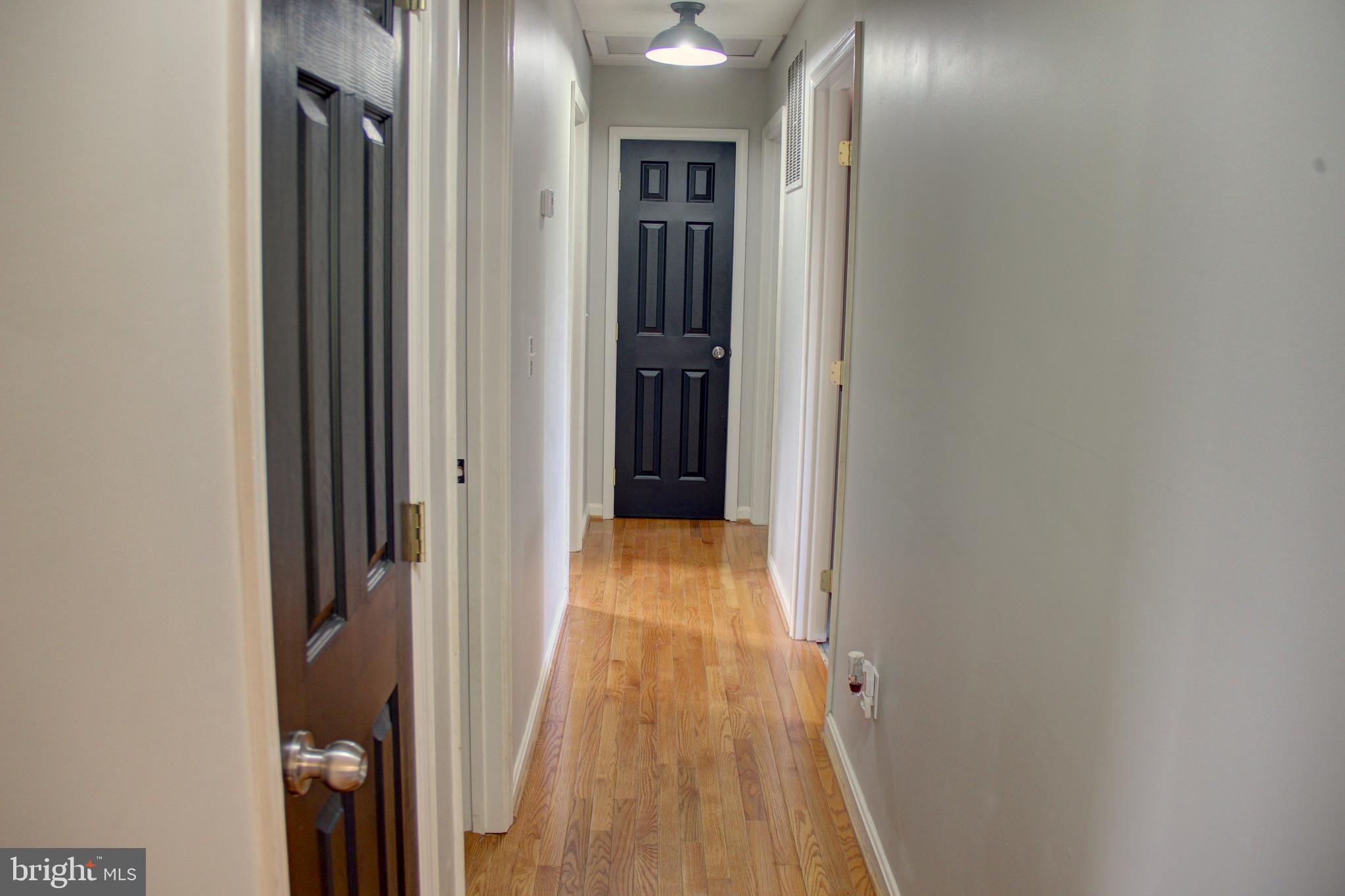 LONGVIEW BEACH - Residential