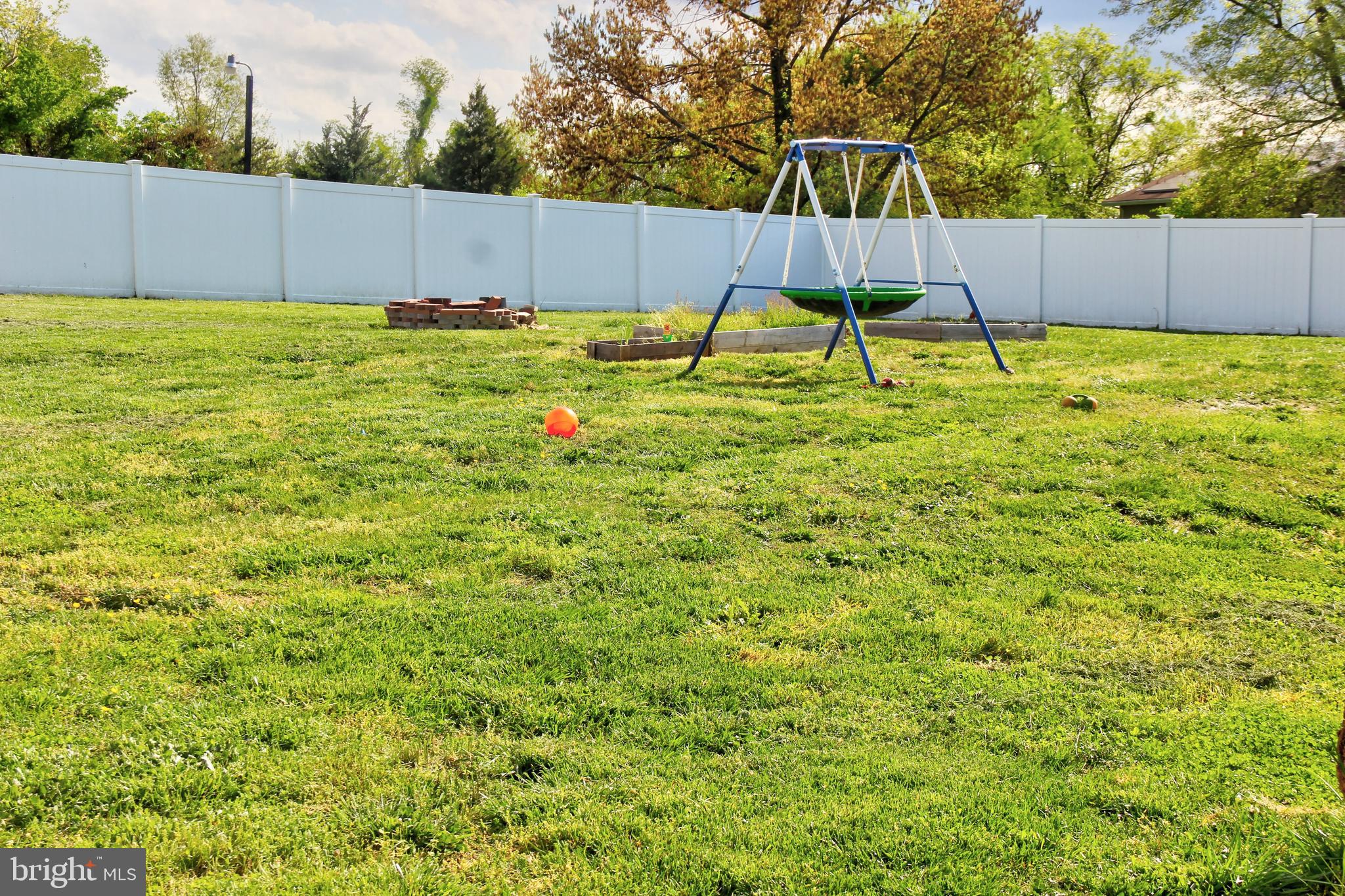 LONGVIEW BEACH - Residential