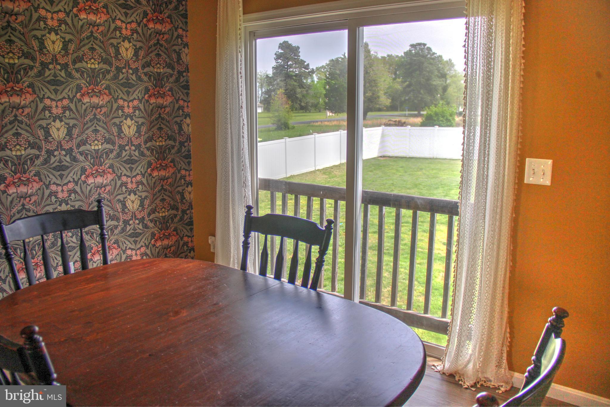 LONGVIEW BEACH - Residential