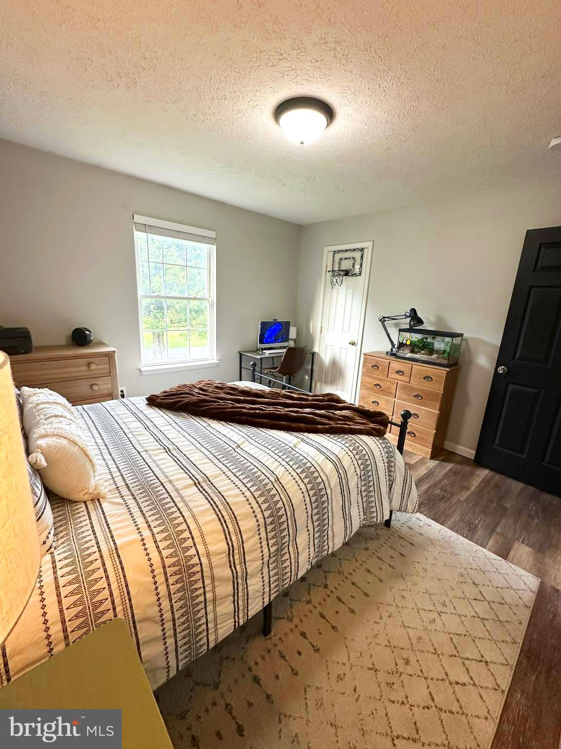 LONGVIEW BEACH - Residential