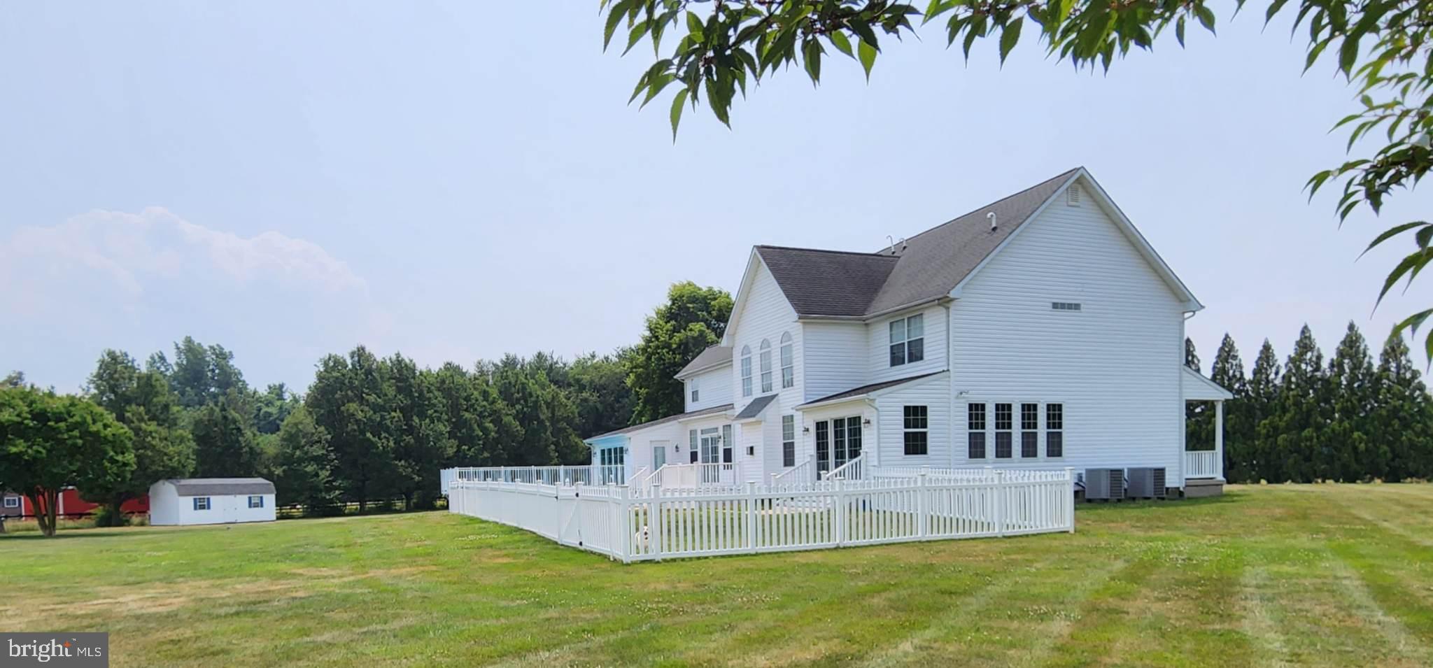 HOLDEN FARM - Residential