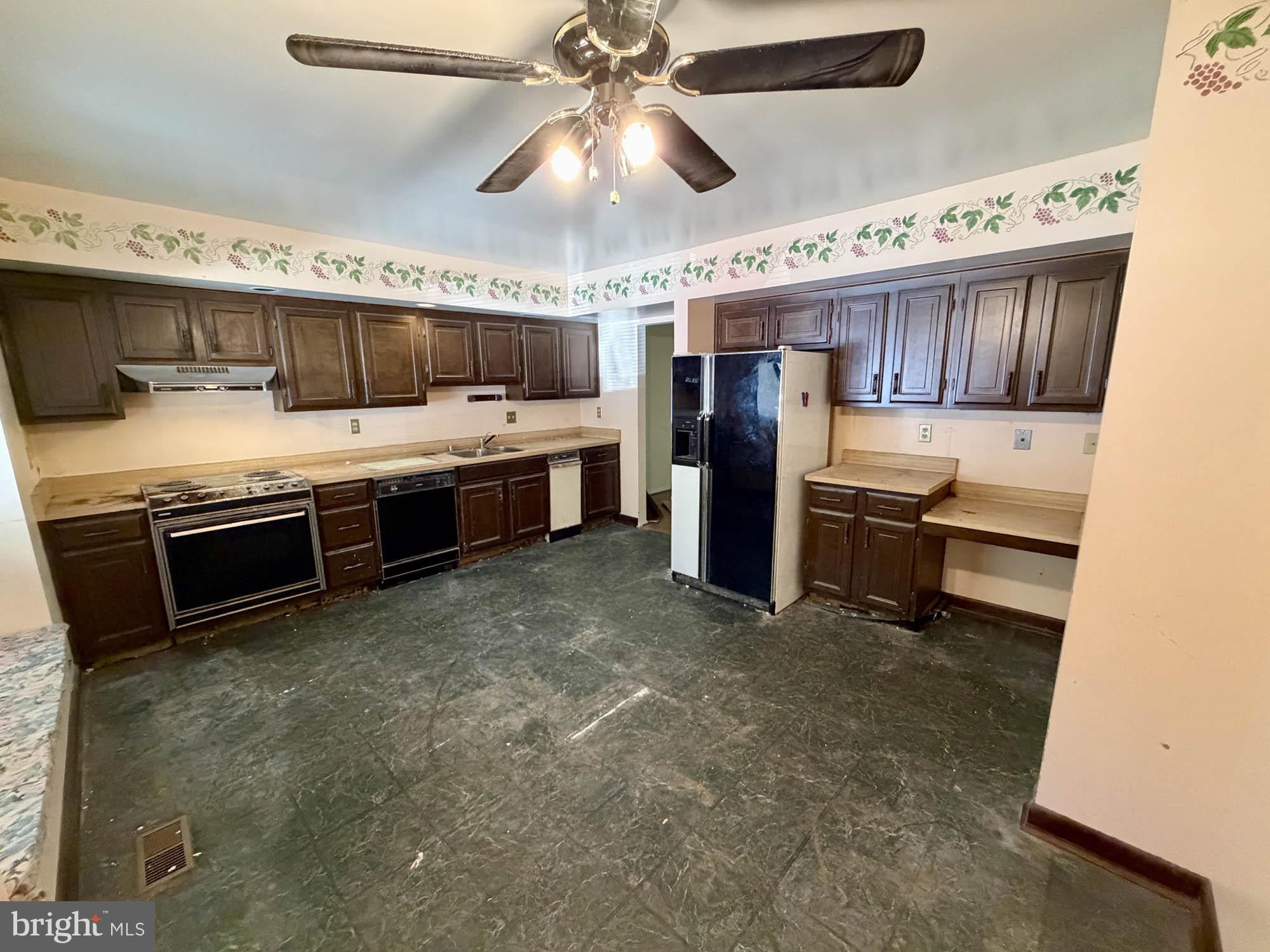 2249 CHAPEL VALLEY LANE