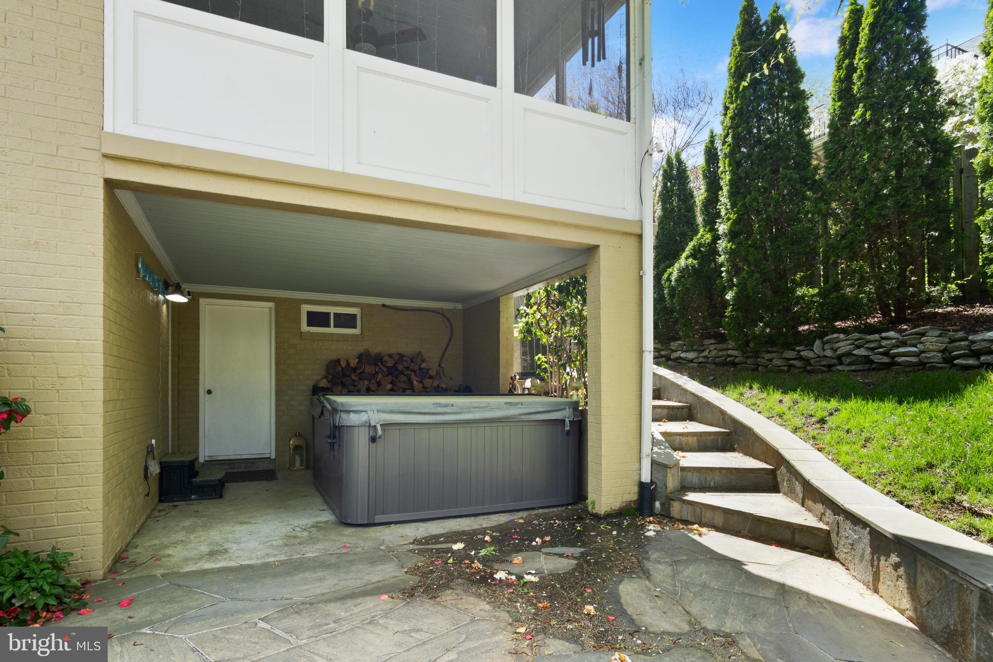 WESTGROVE - Residential Lease