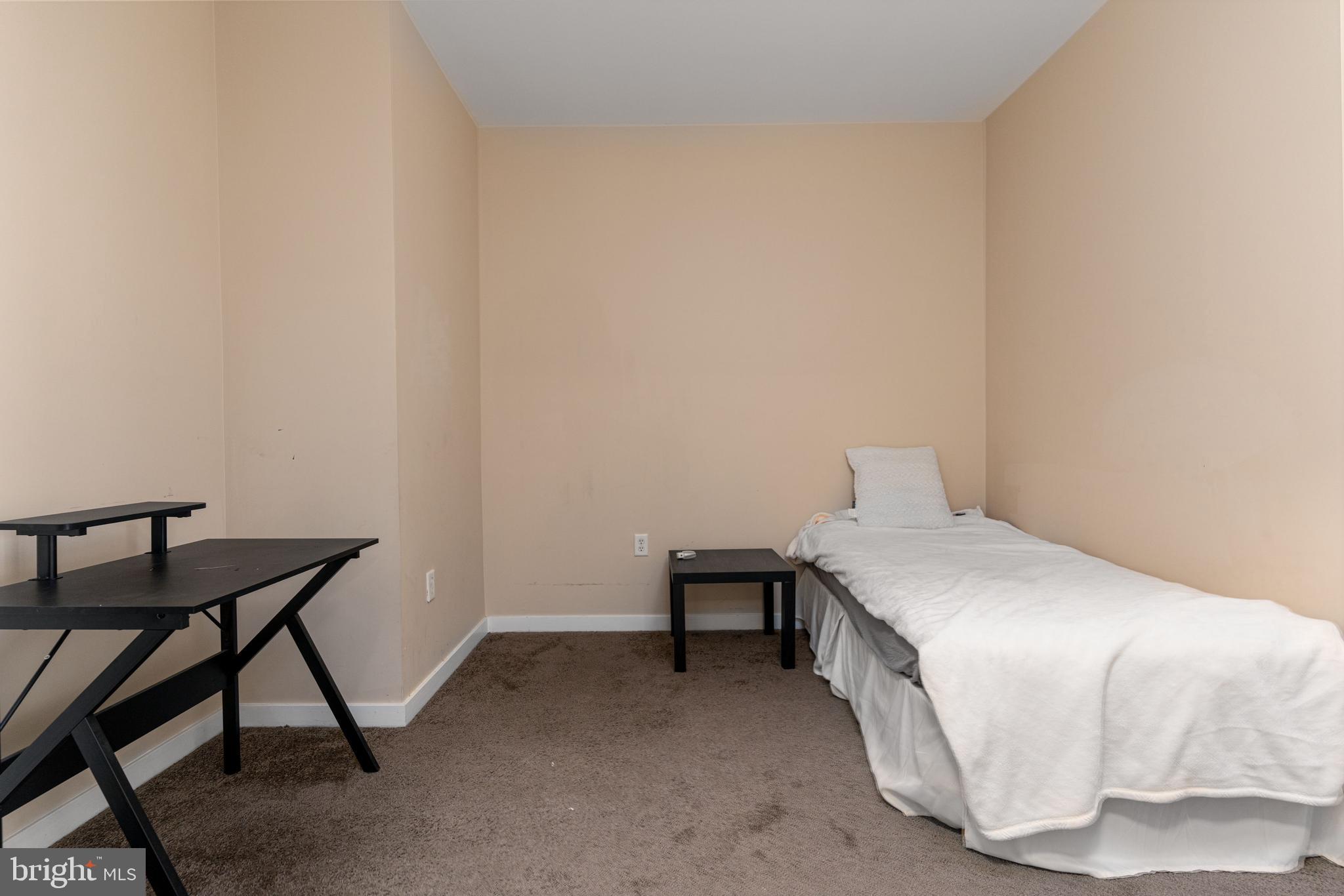 VILLAGE LOFTS - Residential