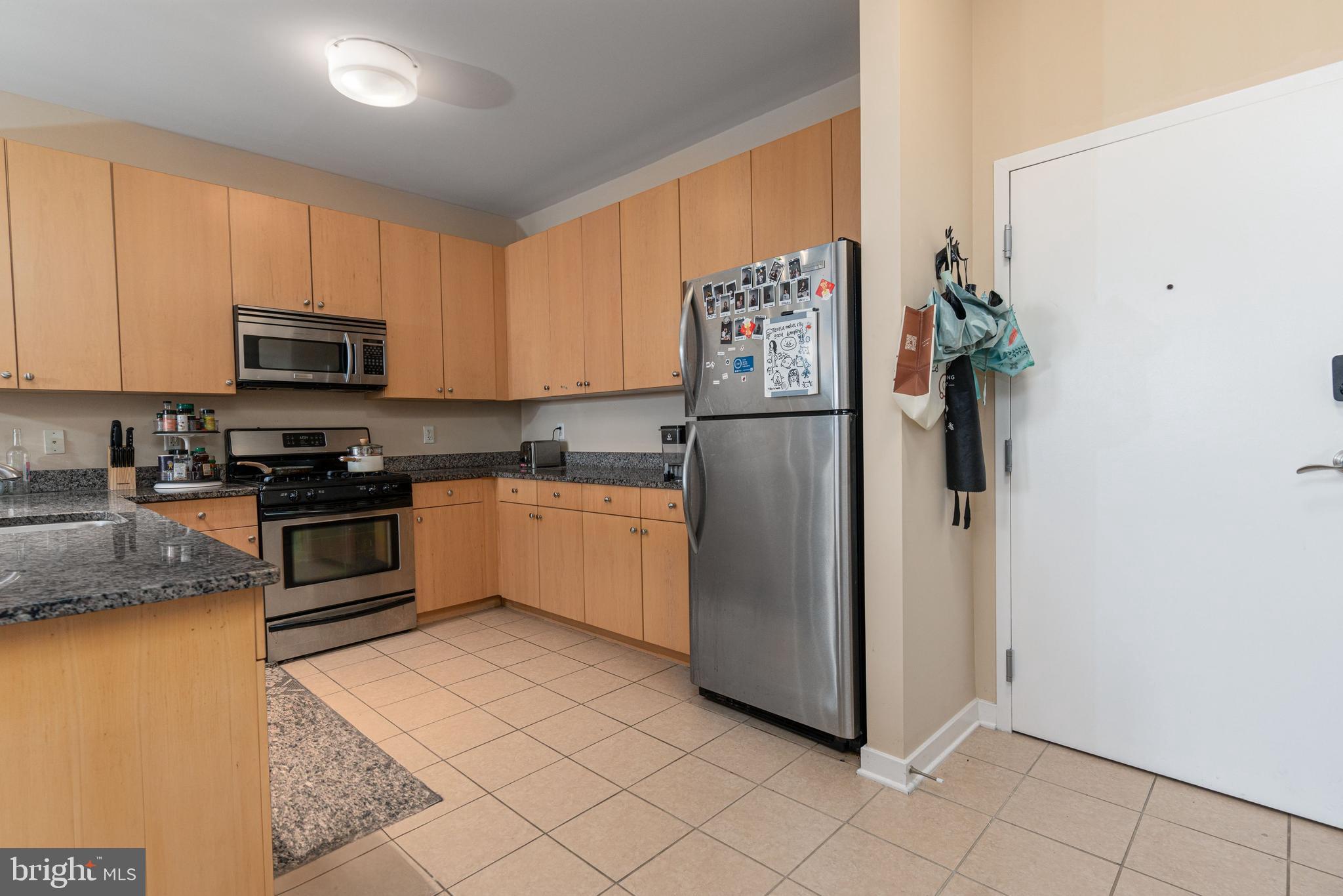 VILLAGE LOFTS - Residential