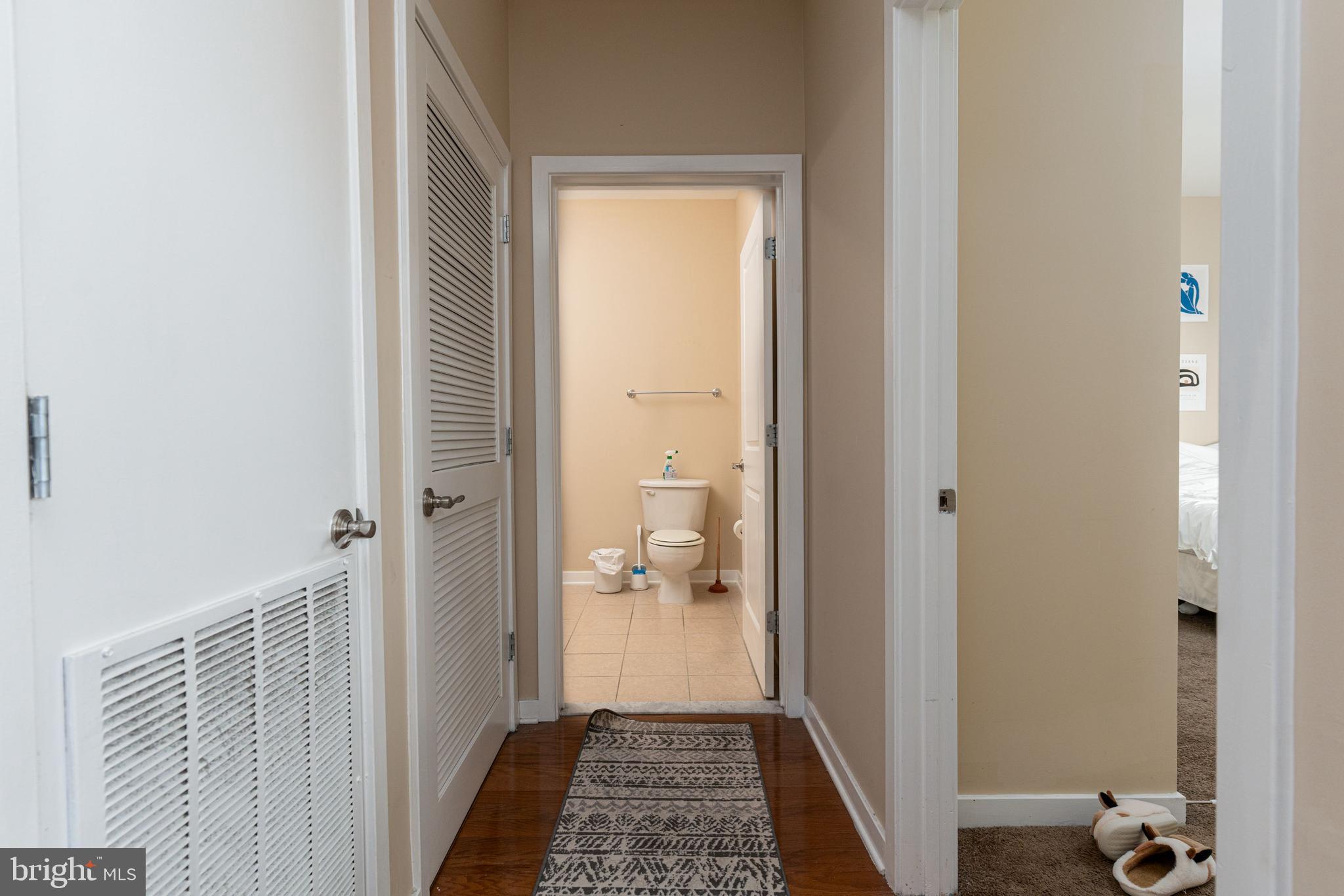 VILLAGE LOFTS - Residential