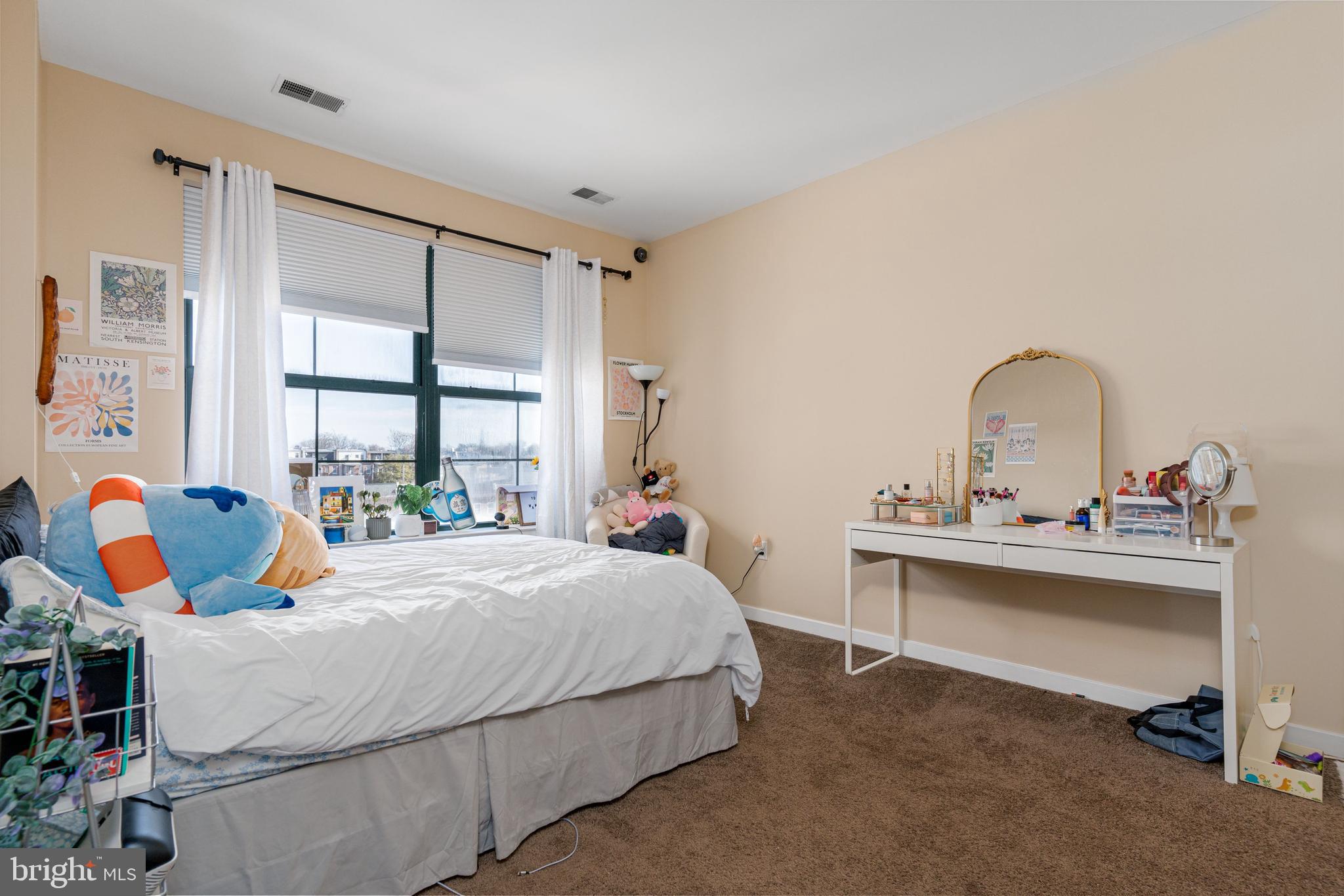 VILLAGE LOFTS - Residential