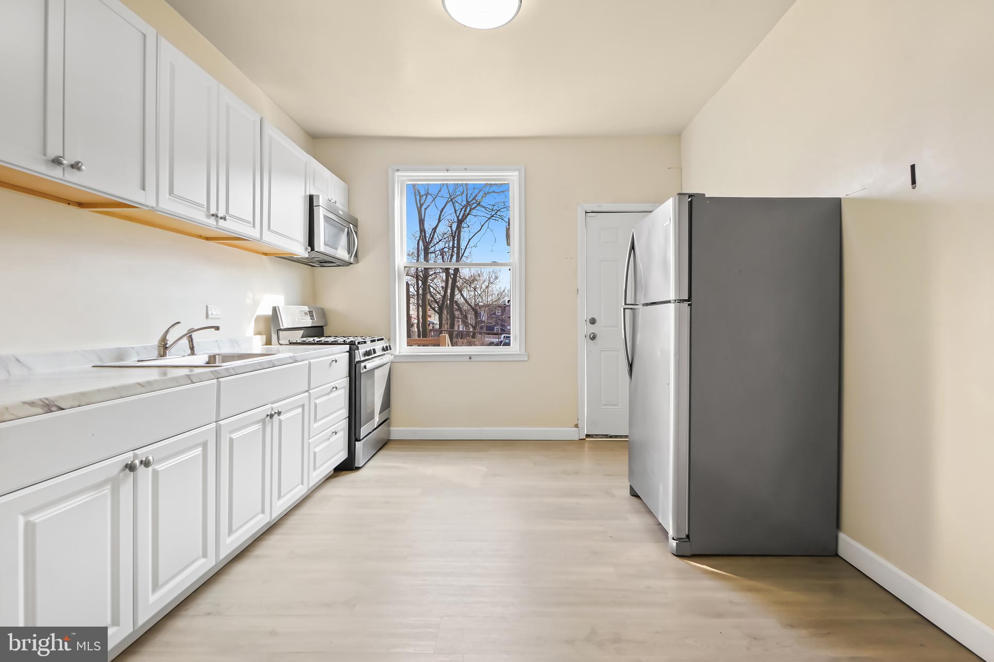 BROADWAY EAST - Residential